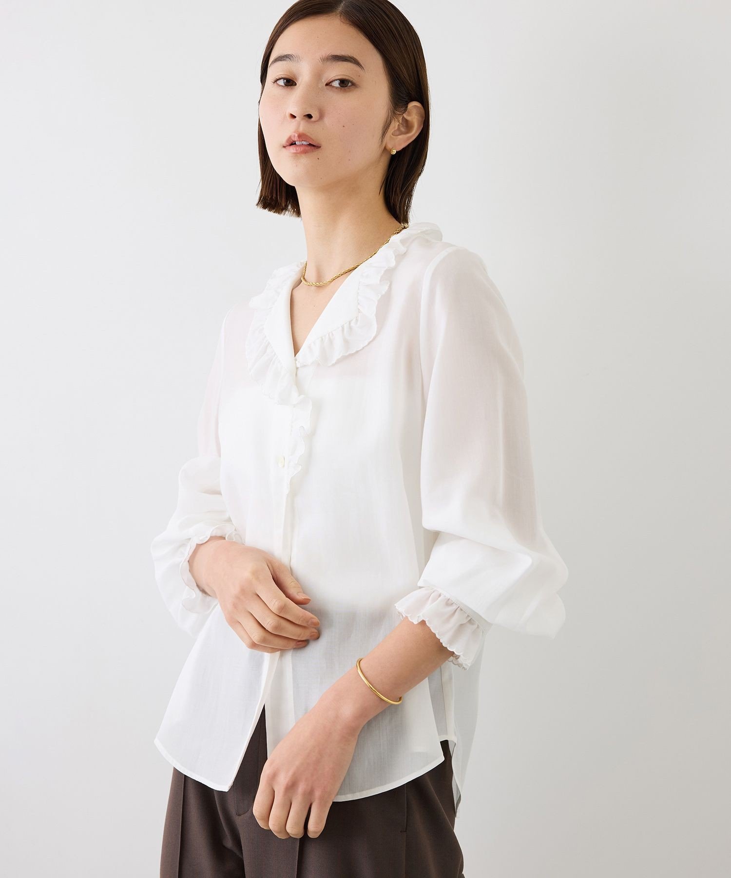 ' エンブロイダリーフリルブラウス/イージーケア【J'aDoRe・一部店舗限定サイズ】 ロペ トップス シャツ・ブラウス ブラック ホワイト