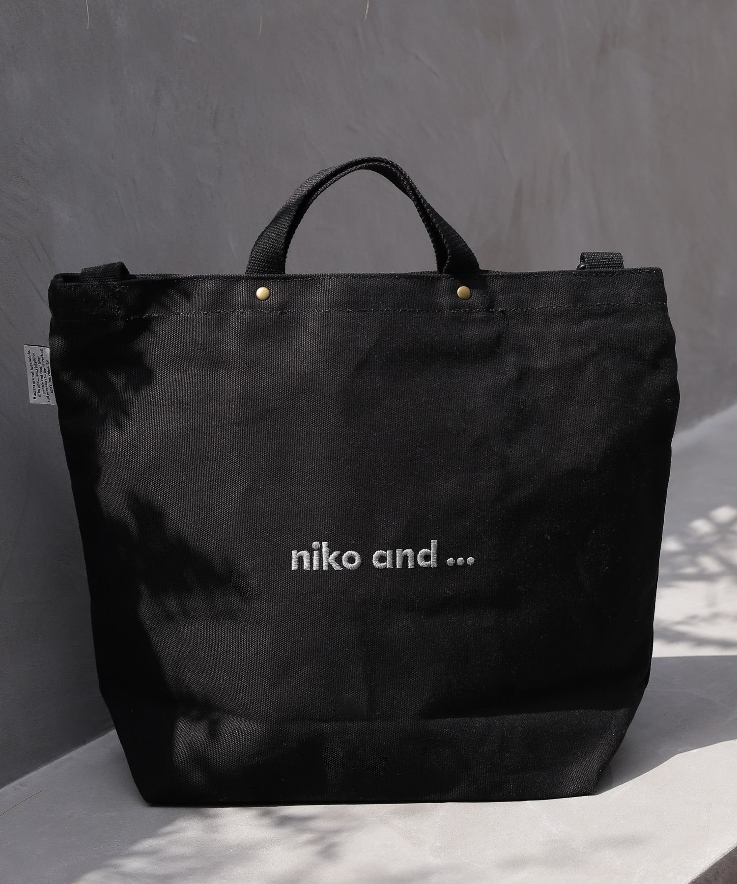niko and... オリジナルニコロゴ刺繍2WAYトートバッグ ニコアンド バッグ トートバッグ ホワイト ブラック