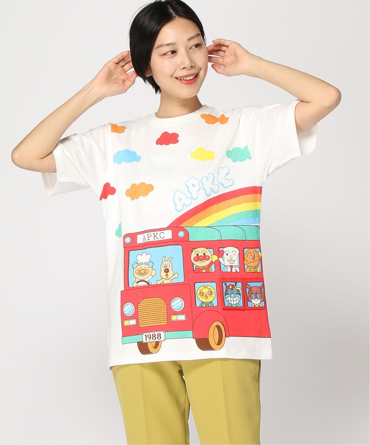 楽天Rakuten FashionANPANMAN KIDS COLLECTION APKC/（W）めくってみよう!バス柄Tシャツ大人 アンパンマンキッズコレクション トップス カットソー・Tシャツ ホワイト【送料無料】