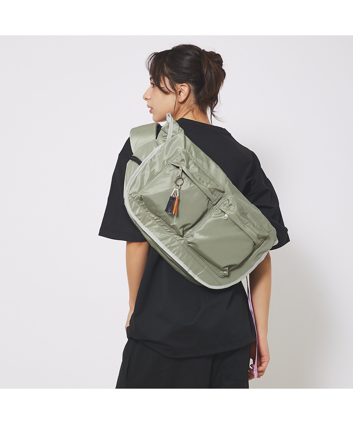 【cheek/チーク】big messenger C24005/ビッグメッセンジ アバハウス バッグ ショルダーバッグ ブラック ホワイト カーキグリーン