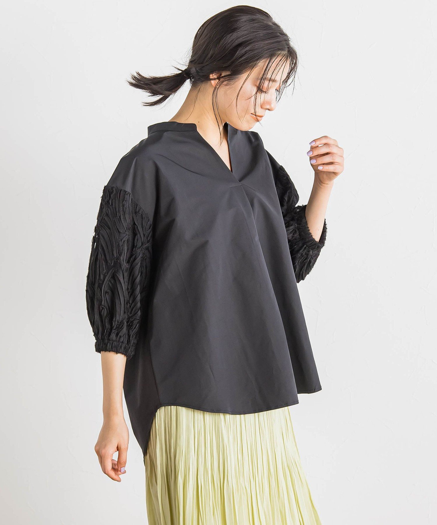 袖刺繍レーススキッパー7分袖ブラウス≪手洗い可能≫ ドロワット・ロートレアモン トップス シャツ・ブラウス ブラック ホワイト ブルー
