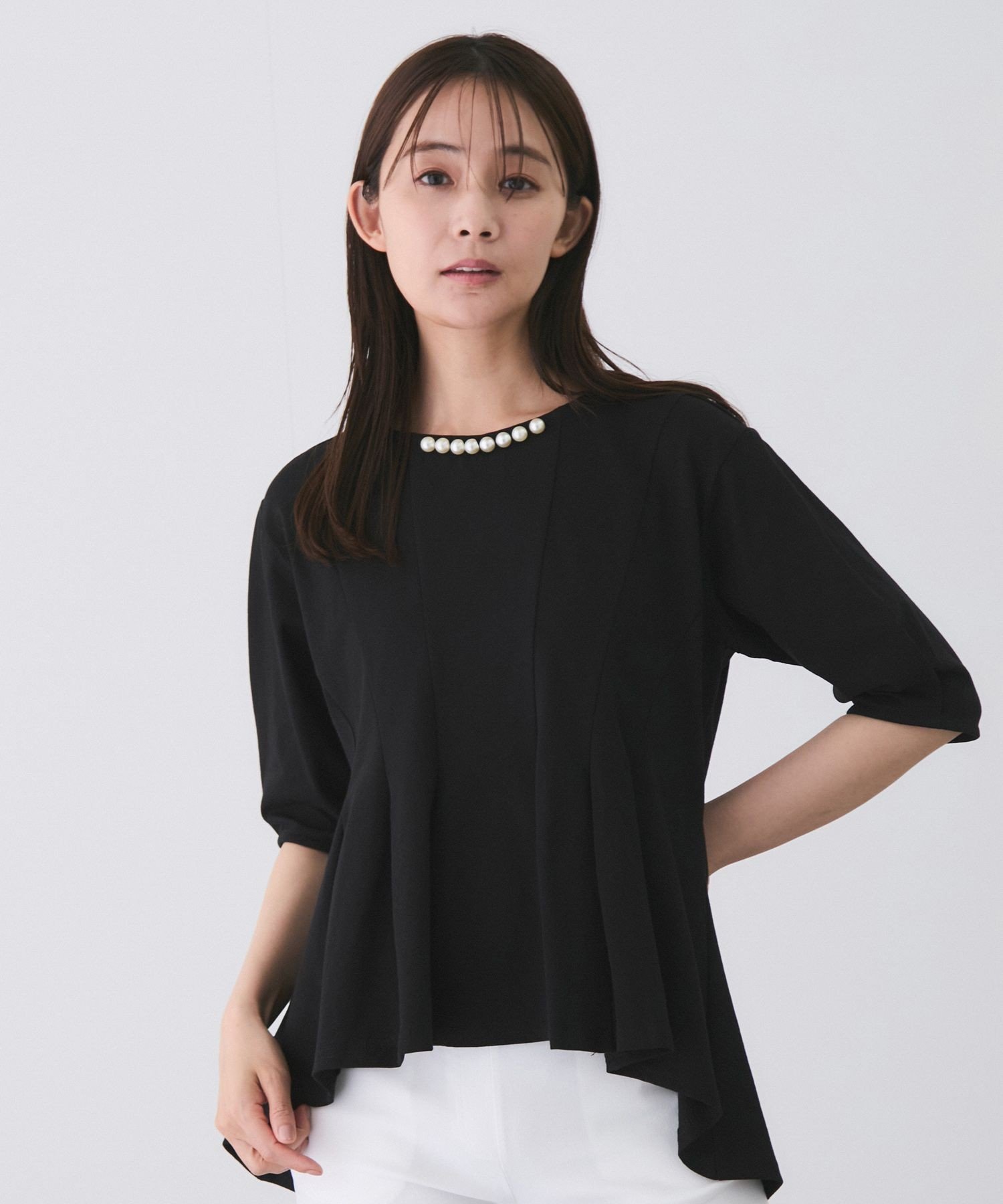 JAYRO パール付きペプラムカットソー ジャイロ トップス カットソー・Tシャツ ブラック ホワイト