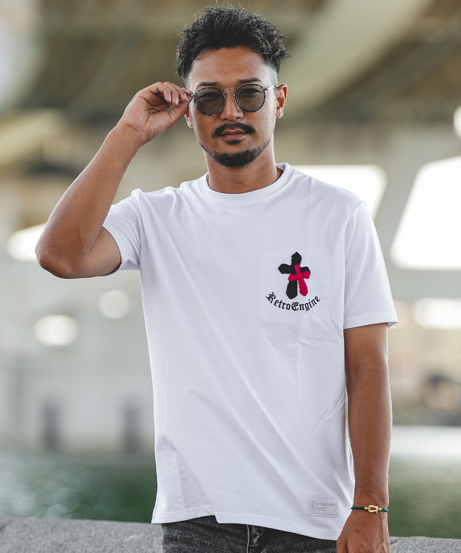 Retro Engine RTEG Chenille Cross TEE アダムスジャグラー トップス カットソー・Tシャツ ホワイト ブラック【送料無料】