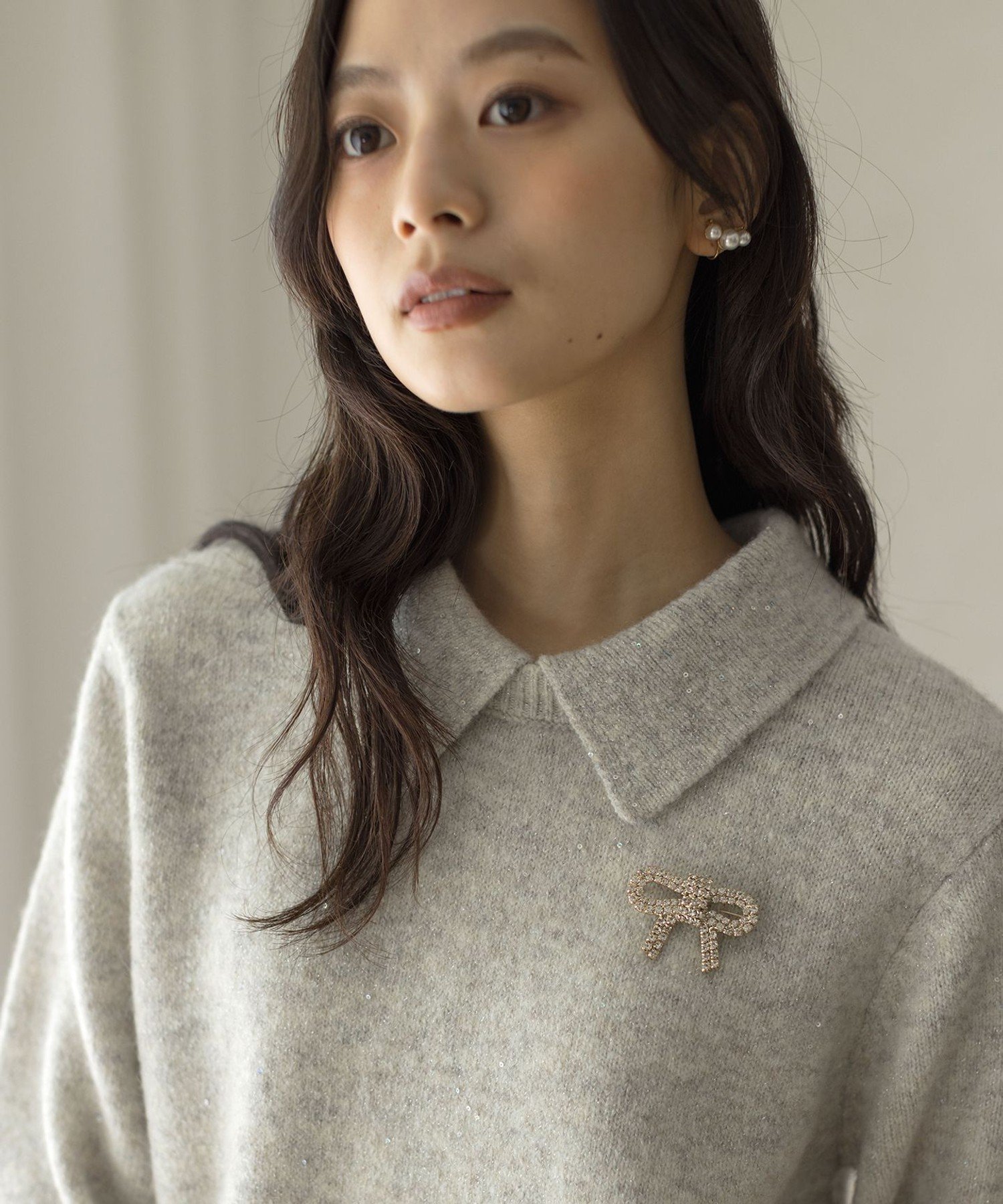 組曲 リボンビジューブローチ クミキョク アクセサリー・腕時計 ブローチ・コサージュ・バッジ ゴールド【送料無料】のサムネイル