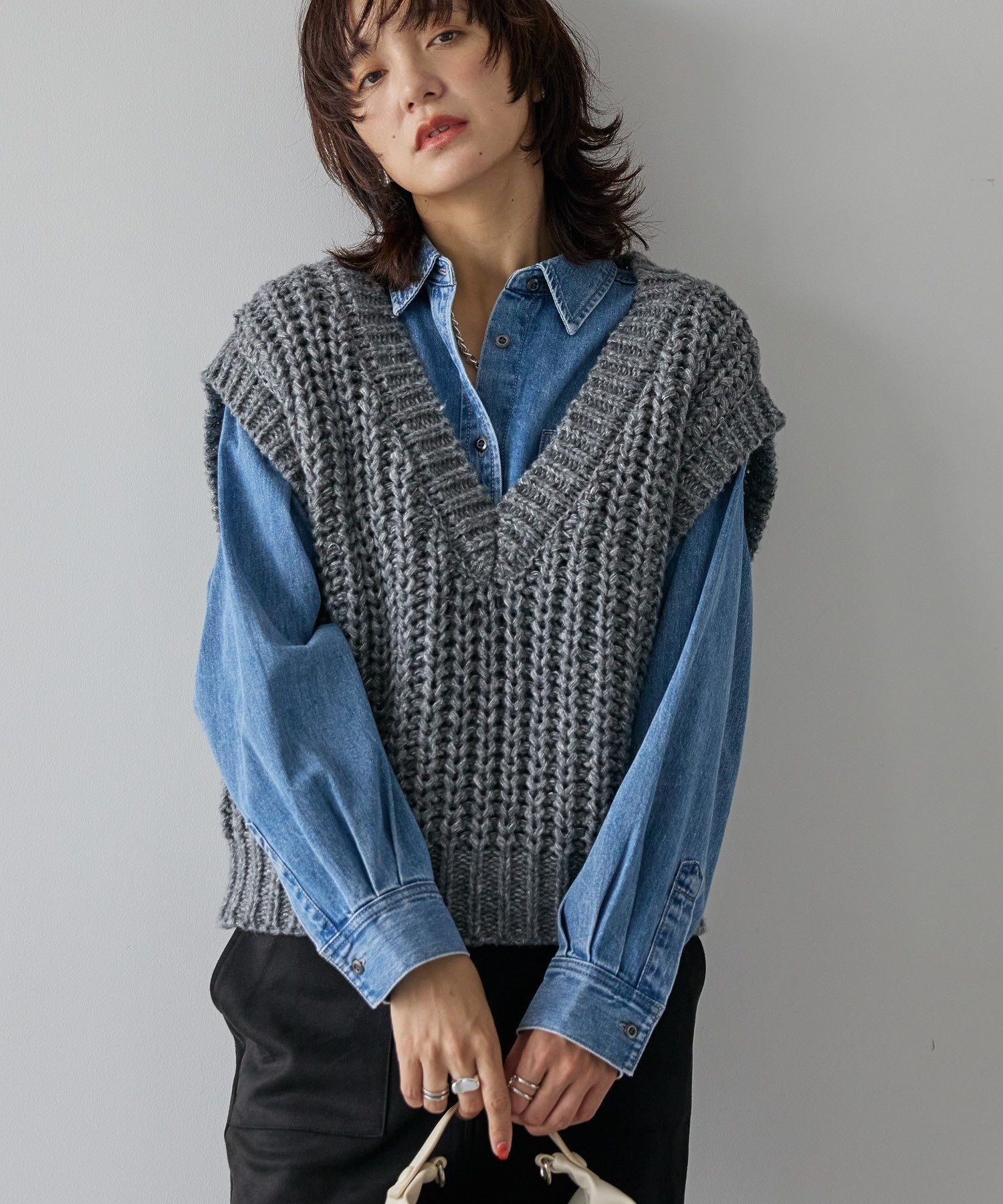 AMERICAN HOLIC ローゲージVネックニットベスト アメリカンホリック トップス ベスト・ジレ ブルー ベ..