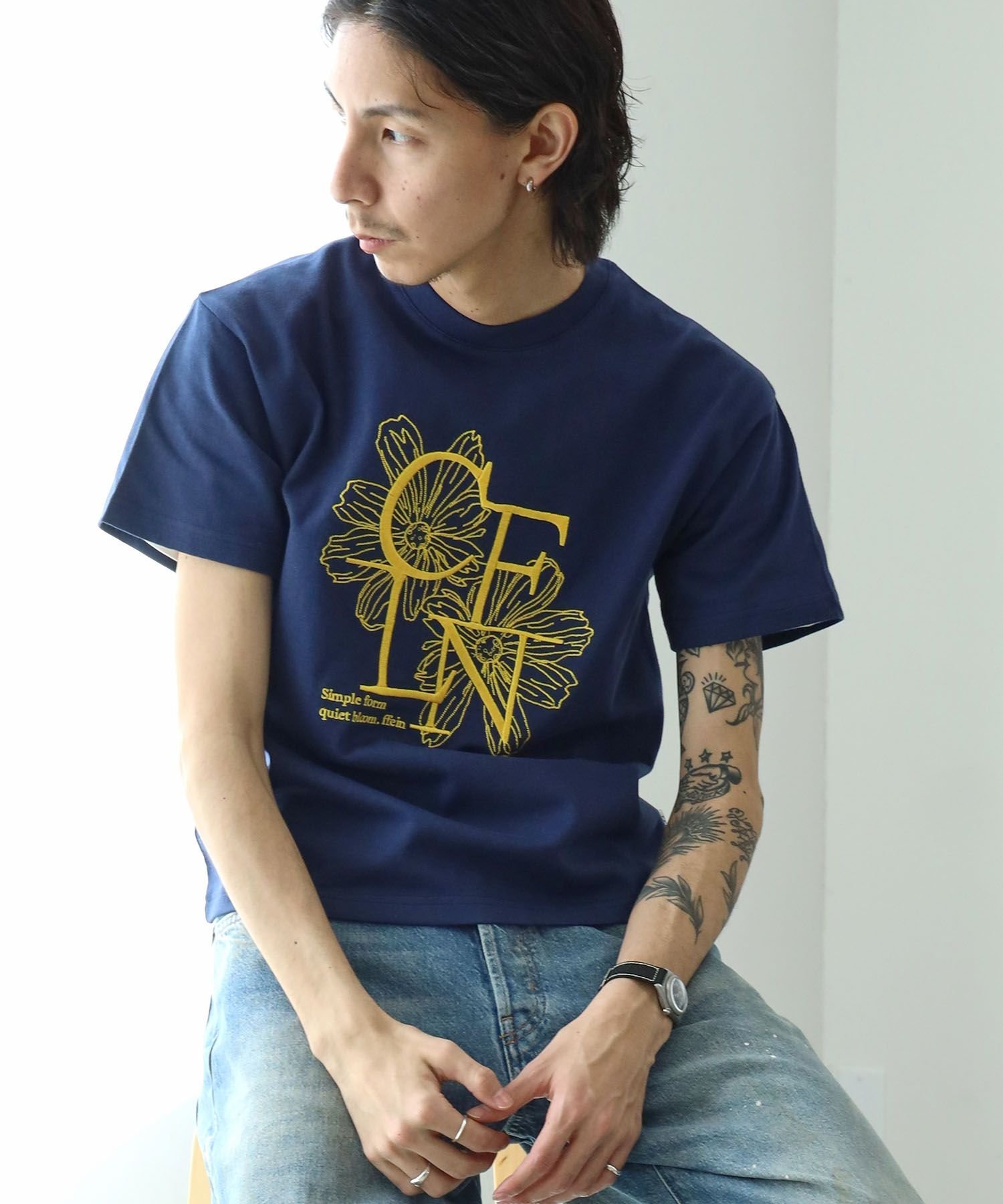 FFEIN 【FFEIN(フェイン)】フラワー刺繍ロゴショート丈Tシャツ / Tシャツ クルーネック 半袖 刺繍 花柄 【短丈】 ナバル トップス カットソー・Tシャツ ホワイト ネイビー ブラック