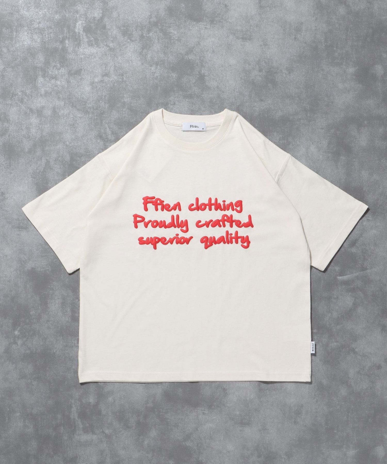 FFEIN 【FFEIN(フェイン)】手書きロゴショート丈Tシャツ / Tシャツ クルーネック 半袖 プリント 手書きロゴ【短丈】 ナバル トップス カットソー・Tシャツ ブルー ブラウン グレー ホワイト