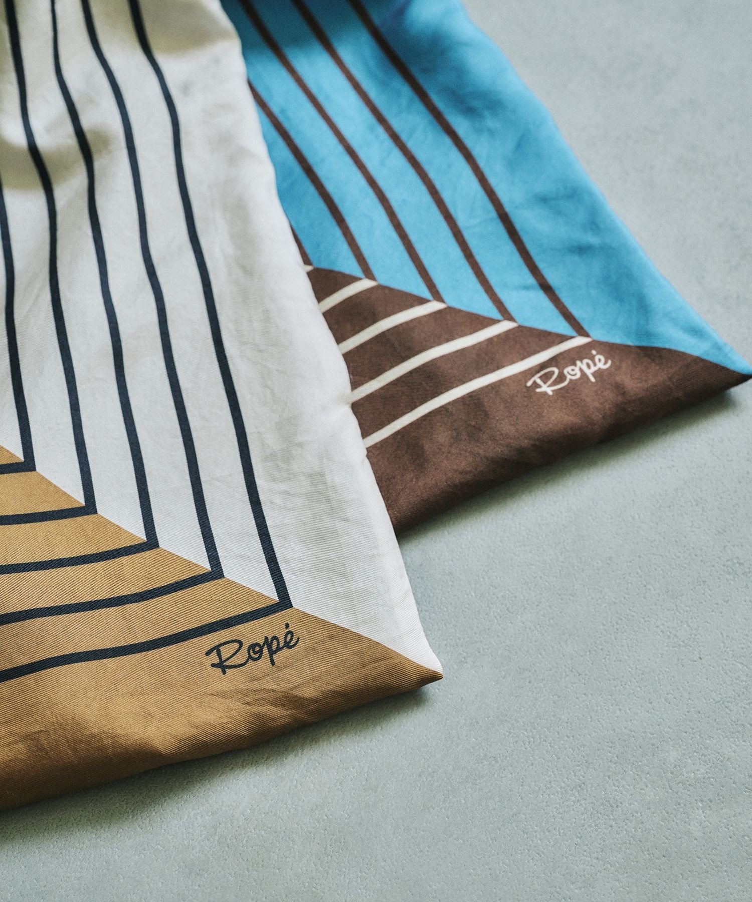 【SALE／60%OFF】ROPE' 幾何学柄シルクトートバッグ ロペ バッグ トートバッグ ブルー ホワイト【送料無料】