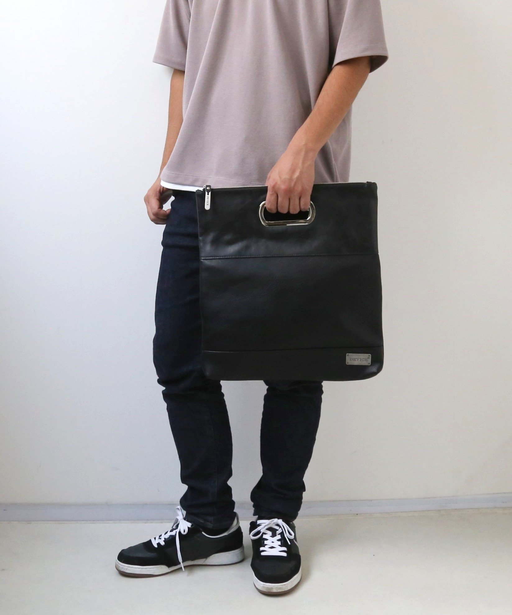 DEVICE DEVICE Shade クラッチバッグ ローラ バッグ クラッチバッグ ブラック【送料無料】