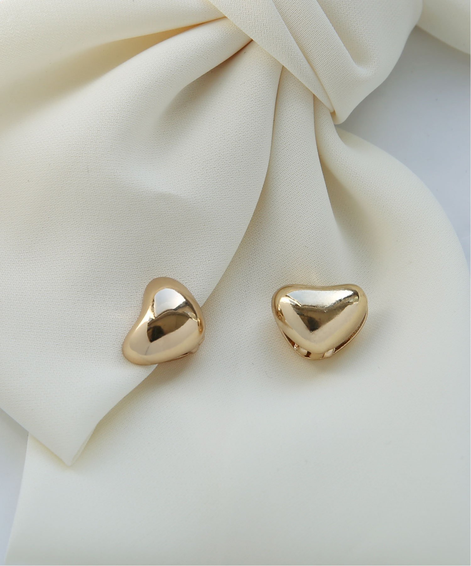 colleca la ぷっくり ハート型 マグネットイヤリング コレカラ アクセサリー・腕時計 イヤリング・イヤーカフ ゴールド シルバーのサムネイル