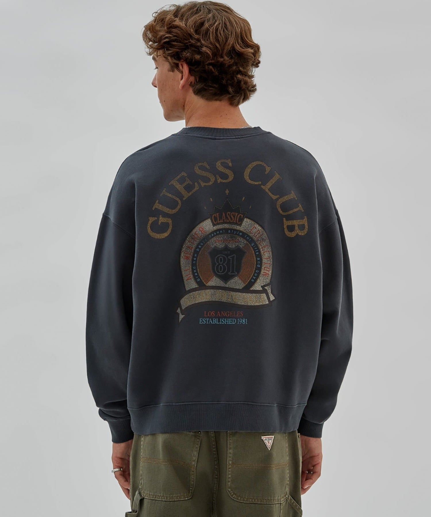 GUESS スウェット (M)Varsity Crewneck ゲス トップス スウェット・トレーナー ホワイト ブラック