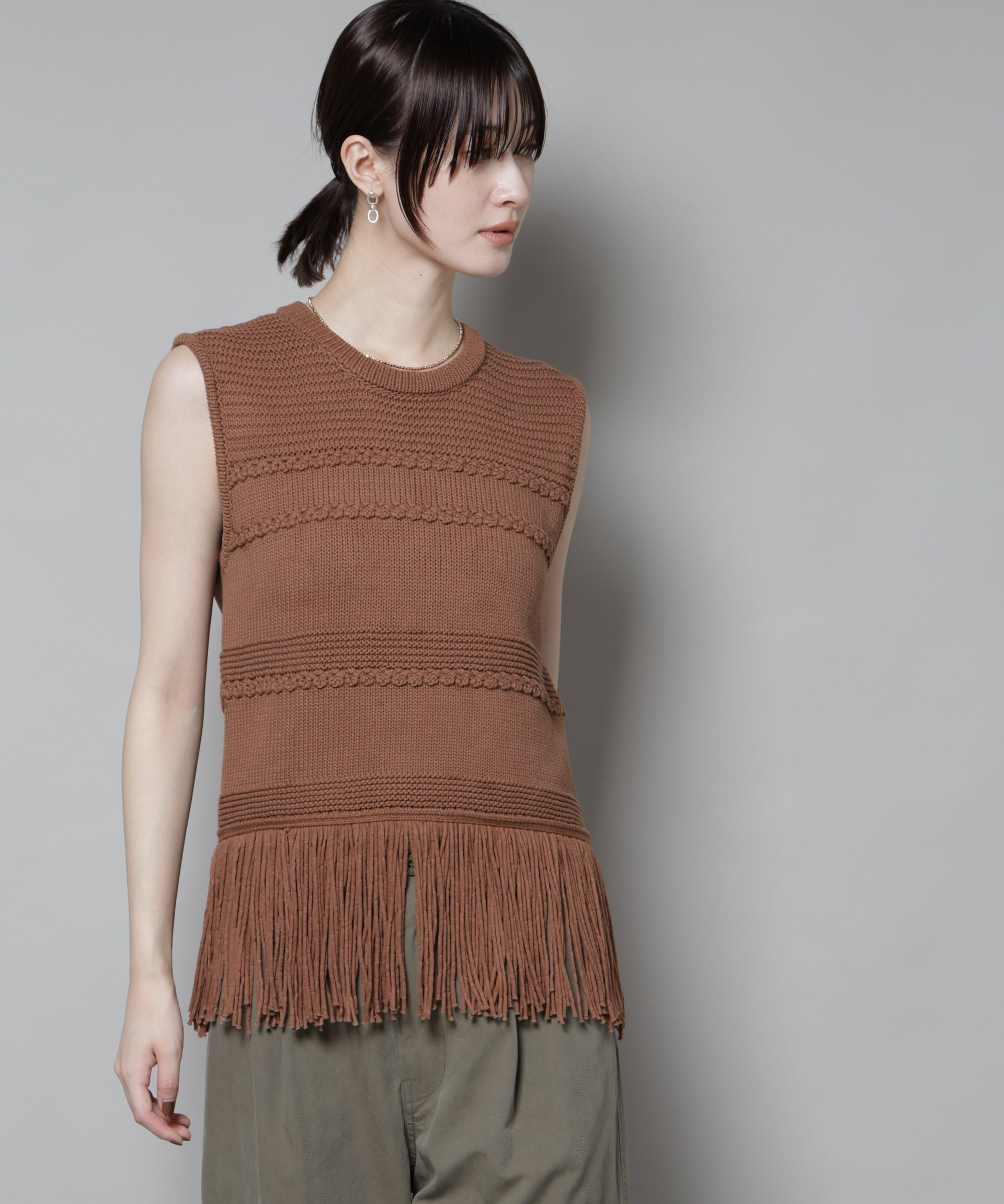 【SALE／30%OFF】NANO universe リリヤーンフリンジニットベスト ナノユニバース トップス ニット ブラウン ホワイト【送料無料】 stylife-15220430 Rakuten Fashion サンプル画像3