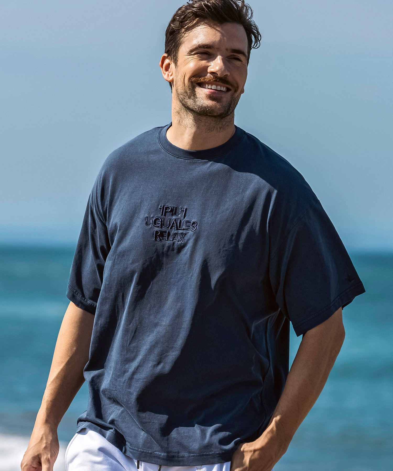 1PIU1UGUALE3 RELAX 1PIU1UGUALE3 RELAX ピグメント刺繍ロゴ半袖Tシャツ シフォン トップス カットソー・Tシャツ ホワイト ブラック ネイビー ベージュ