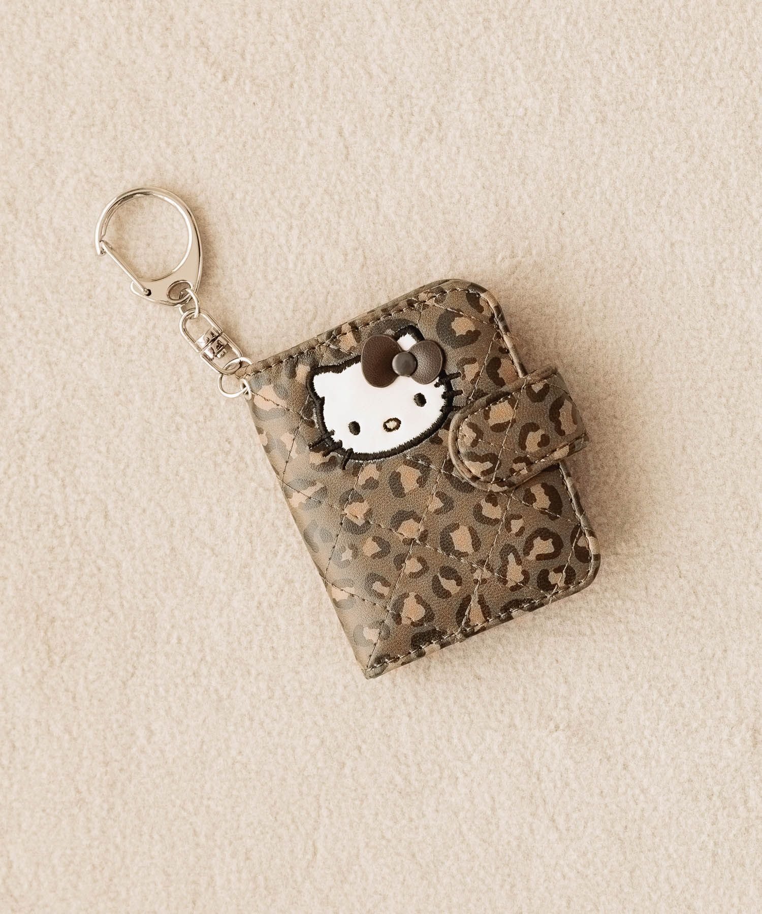 LOWRYS FARM 【HELLO KITTY】キルティングプロフブックキーチャーム ローリーズファーム ファッション雑貨 チャーム・キーチェーン