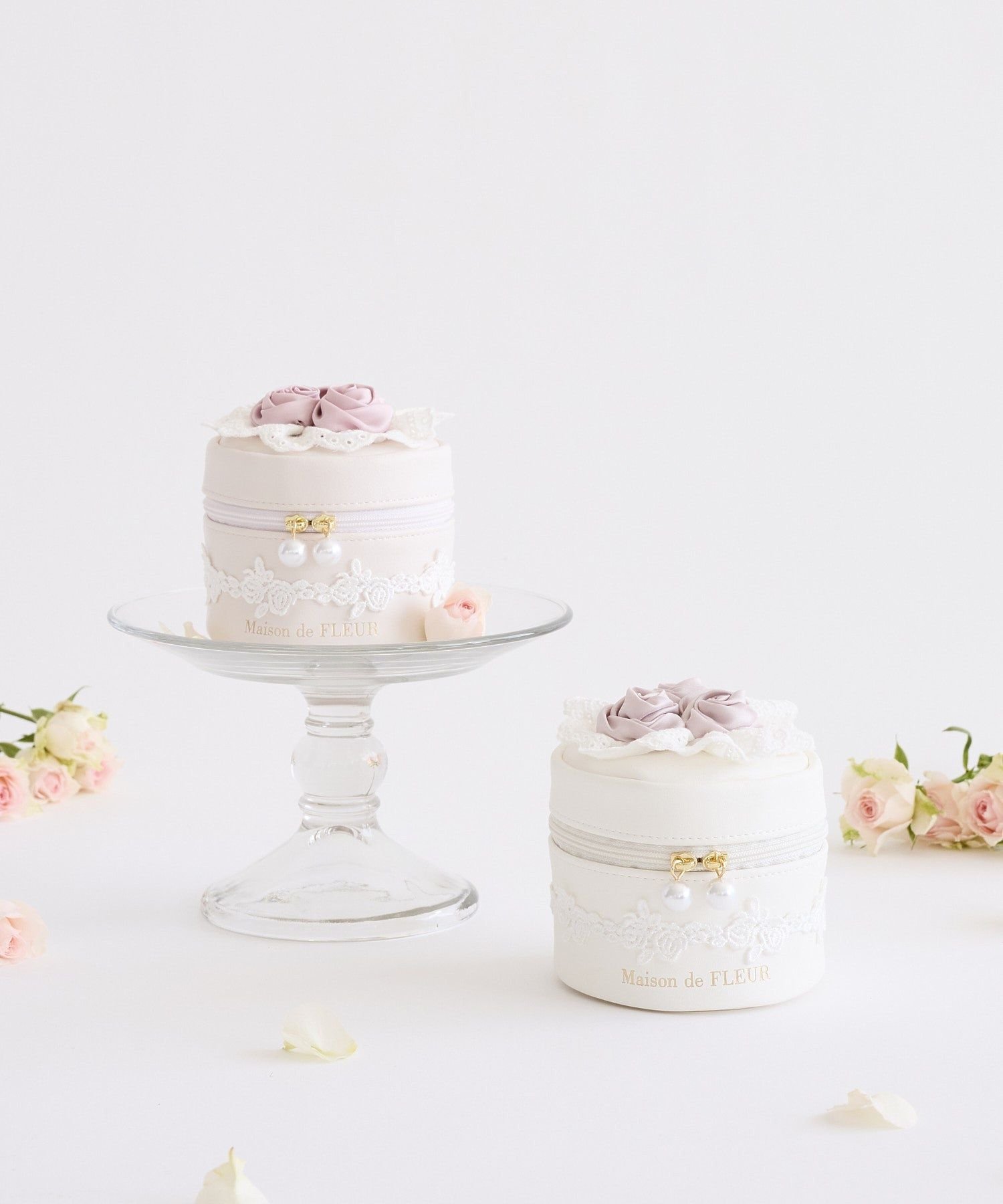 Maison de FLEUR ローズブーケポーチ メゾン ド フルール 財布・ポーチ・ケース ポーチ ピンク ホワイト