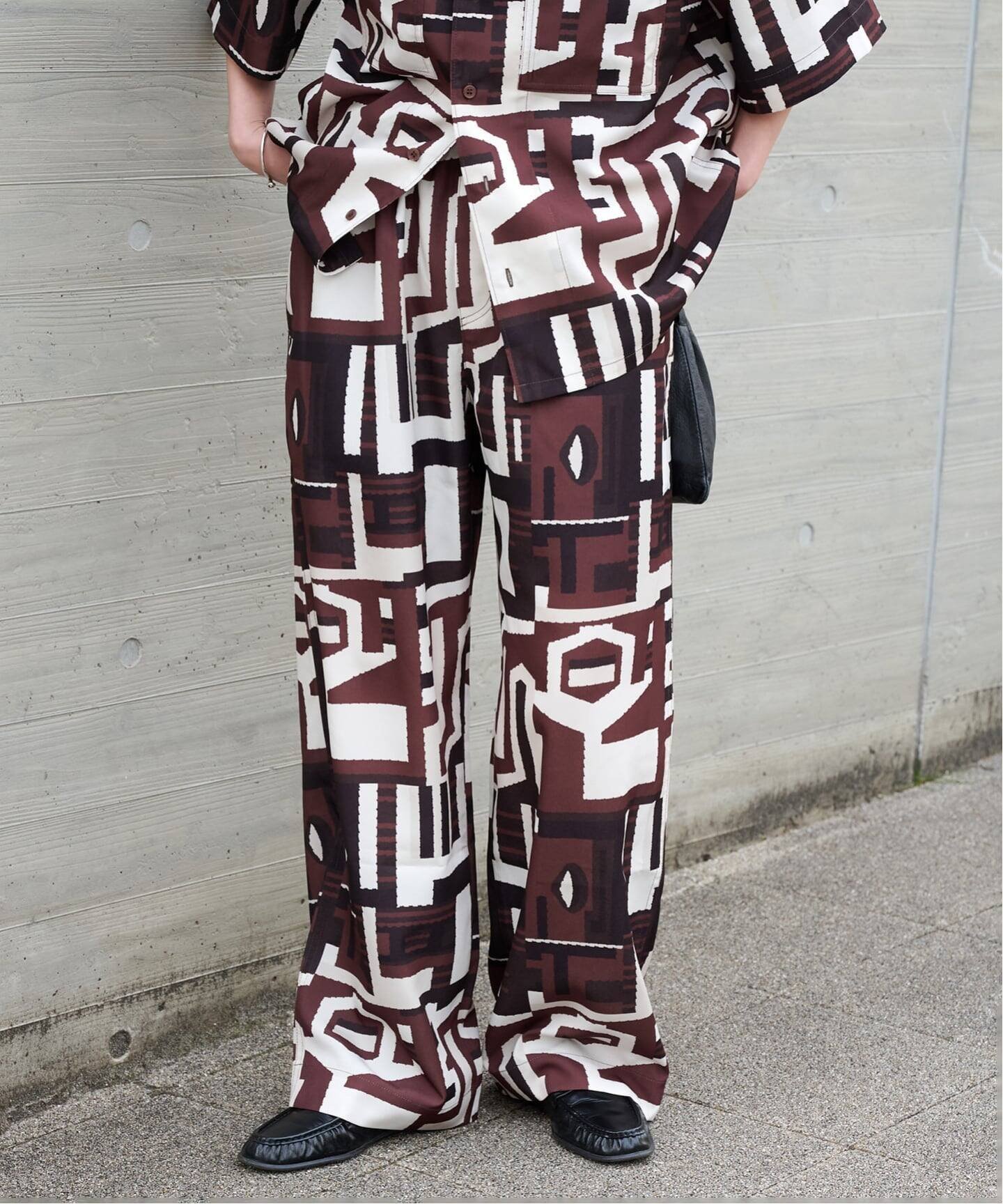 OUTDOOR PRODUCTS Usual Things ≪予約≫RAGモチーフリラックスパンツ アウトドアプロダクツユージュアルシングス パンツ スラックス・ドレスパンツ ブラウン【送料無料】