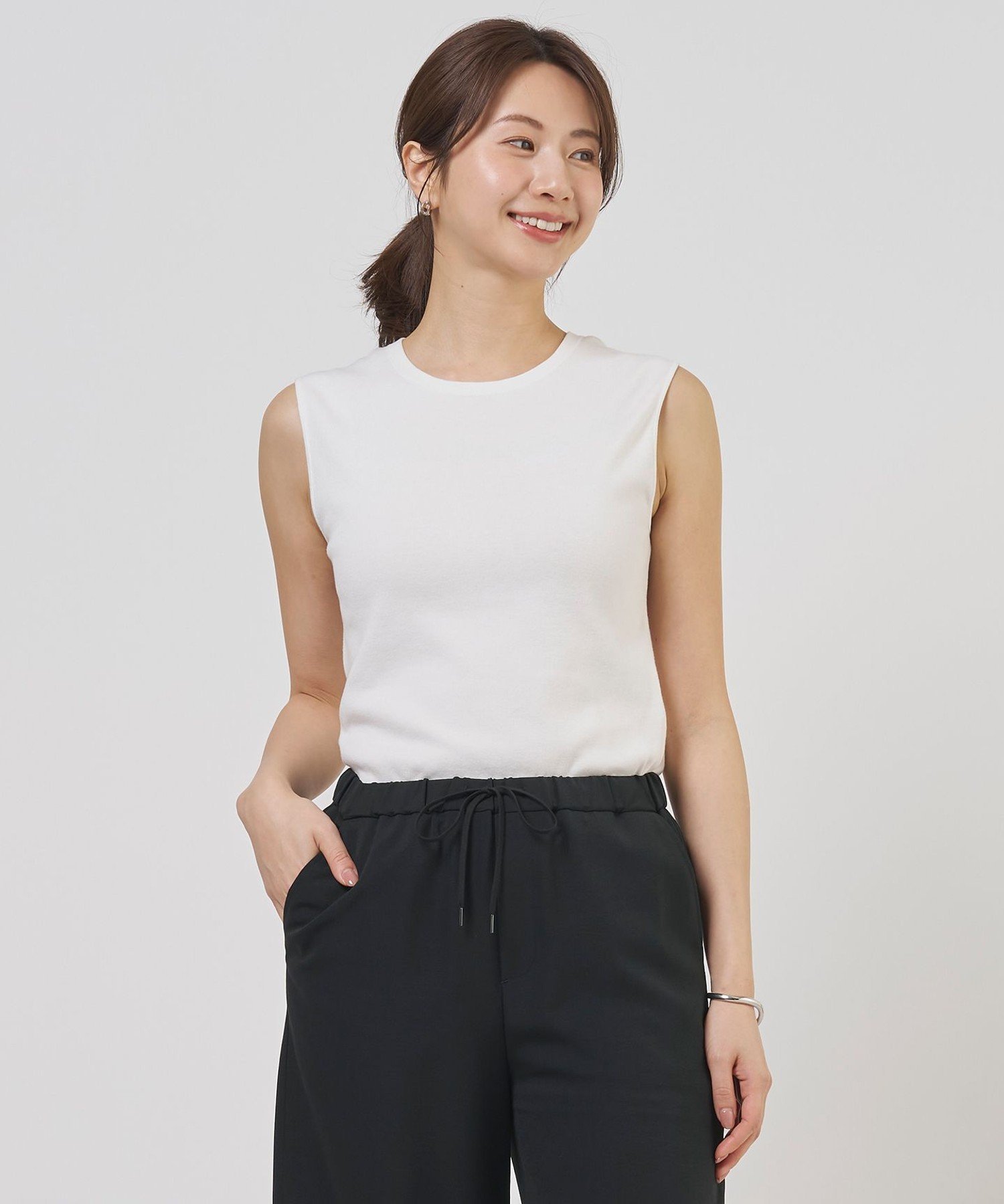 【SALE／30%OFF】J.PRESS LADIES L 【レイヤードスタイルに】FINE COTTON SLEEVELESS タンクトップ ジェイプレス トップス ノースリーブ・タンクトップ ホワイト ブラック シルバー グレー【送料無料】