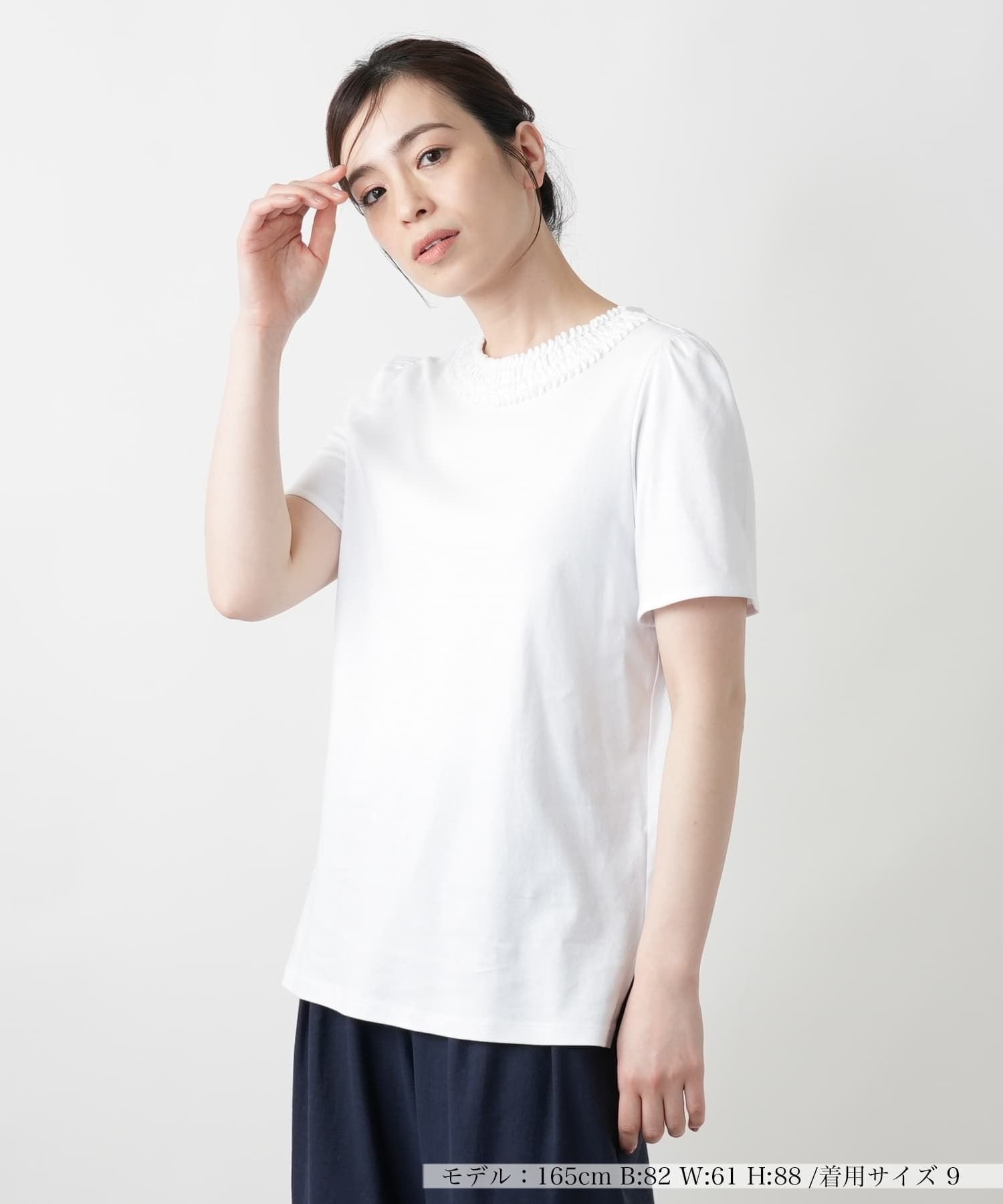 Leilian デザインネックカットソー レリアン トップス カットソー・Tシャツ ホワイト ブラック カーキグリーン