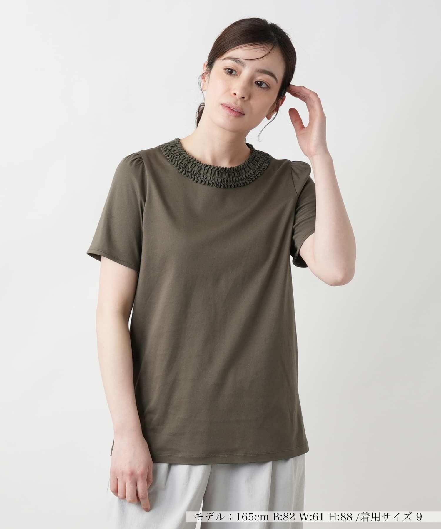 Leilian デザインネックカットソー レリアン トップス カットソー・Tシャツ ホワイト ブラック カーキグリーン