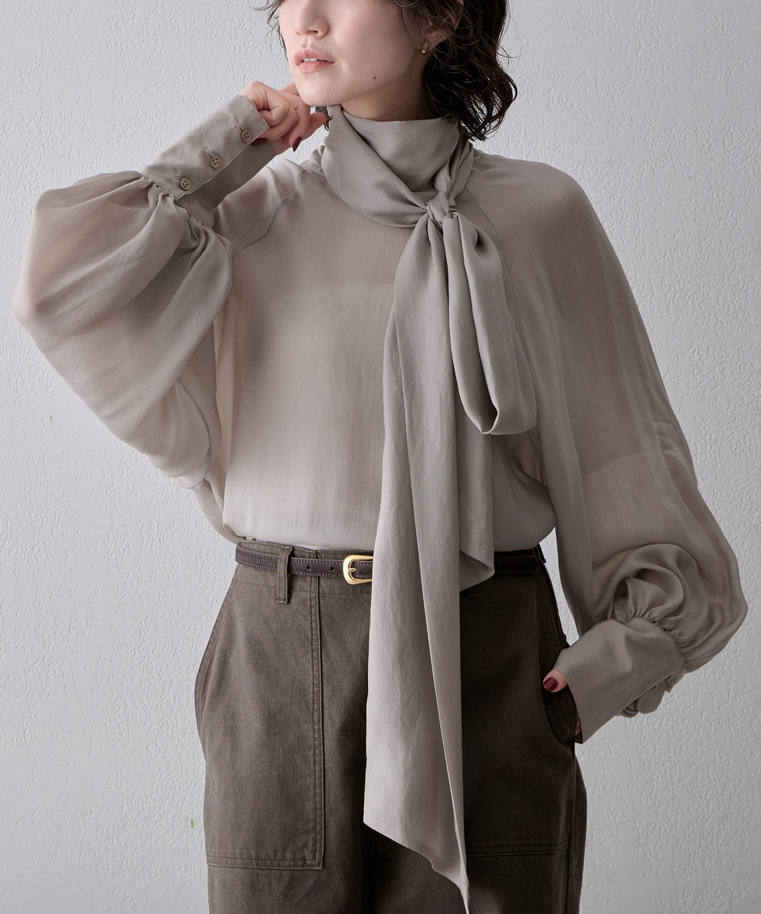 Whim Gazette ボウタイブラウス ウィム ガゼット トップス シャツ・ブラウス グレー ベージュ