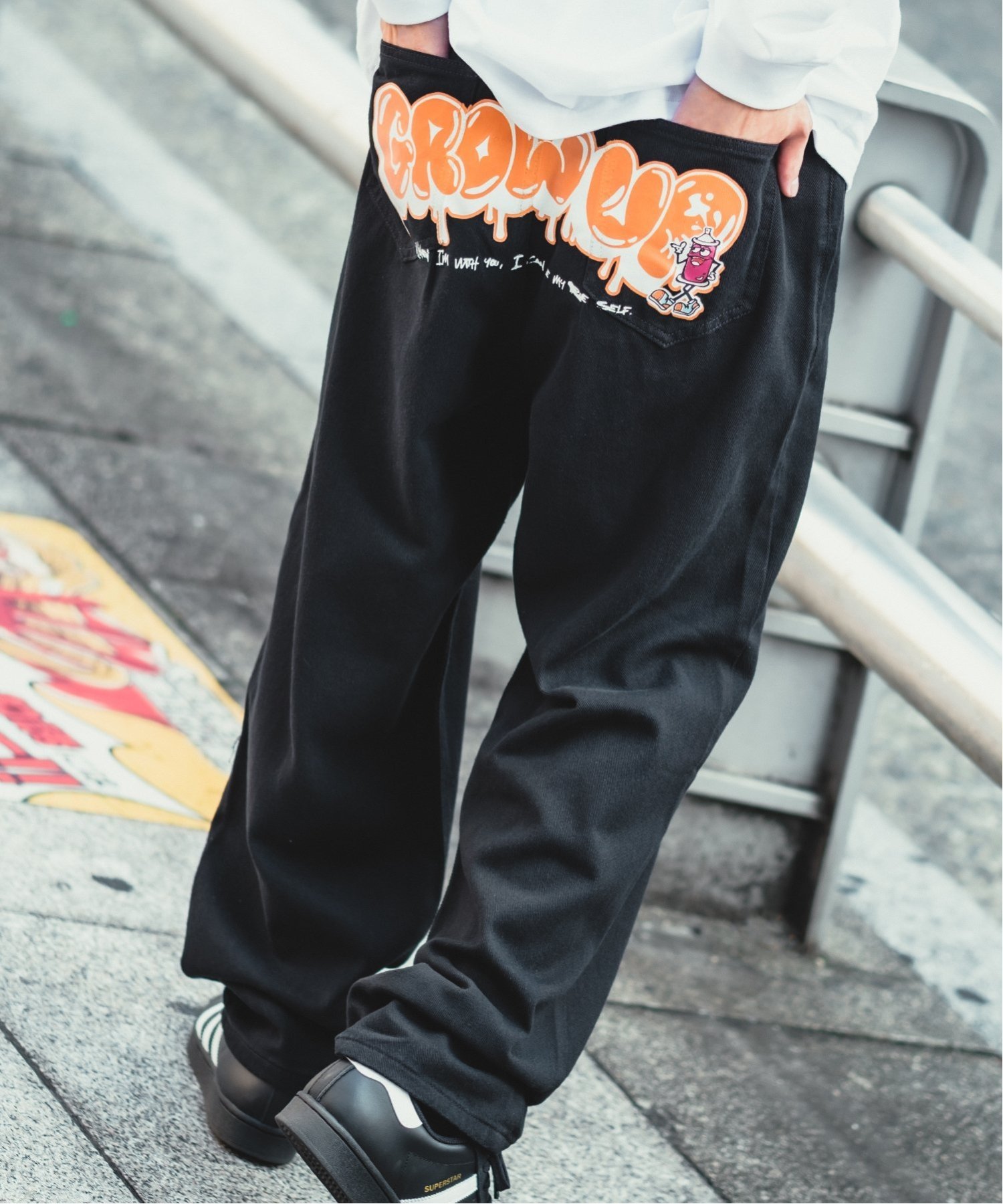 improves プリント バギー デニム&ツイルパンツ インプローブス パンツ ジーンズ・デニムパンツ ホワイト ブラック ブルー