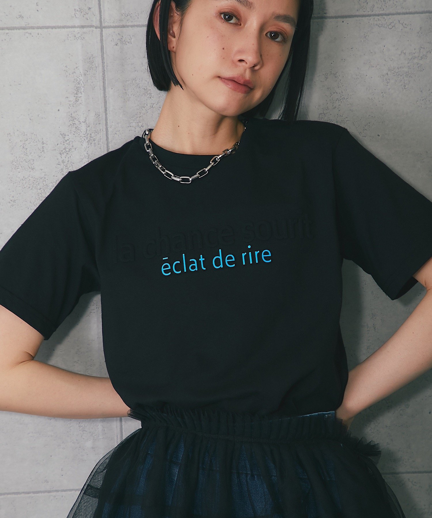 ANOTHER S 綿天竺エンボス加工*カラープリントコンパクトT スマイルオーキッド トップス カットソー・Tシャツ ホワイト グレー ブラック【送料無料】