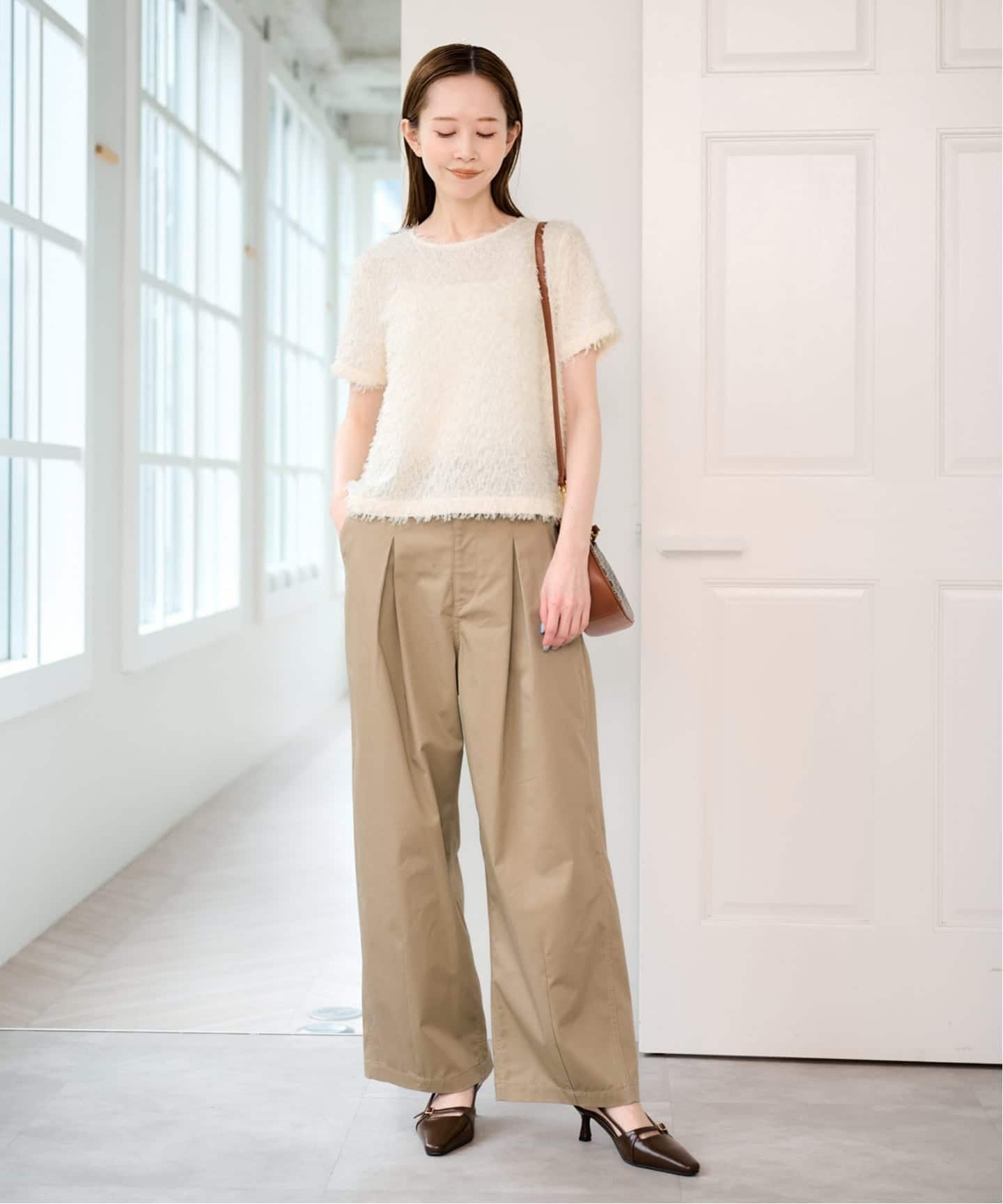 U by SPICK&SPAN ライトツイルタックカーブパンツ ユーバイスピックアンドスパン パンツ その他のパンツ ベージュ カーキグリーン