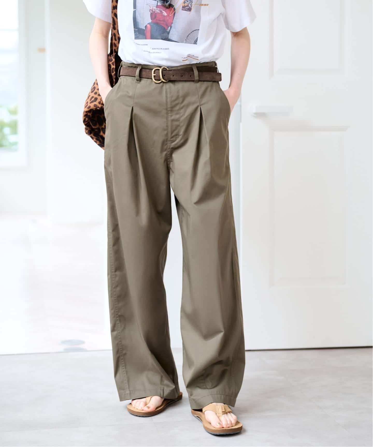 U by SPICK&SPAN ライトツイルタックカーブパンツ ユーバイスピックアンドスパン パンツ その他のパンツ ベージュ カーキグリーン