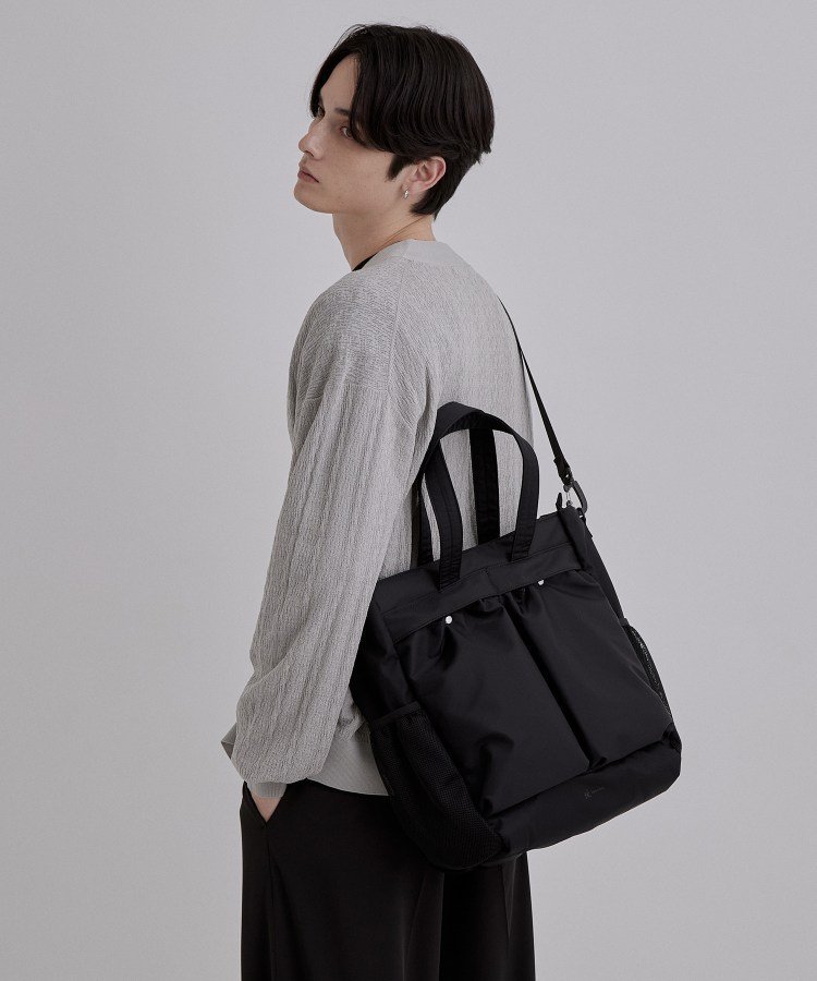 tk.TAKEO KIKUCHI 【撥水】ヘルメットバッグ ティーケータケオキクチ バッグ トートバッグ ブラック