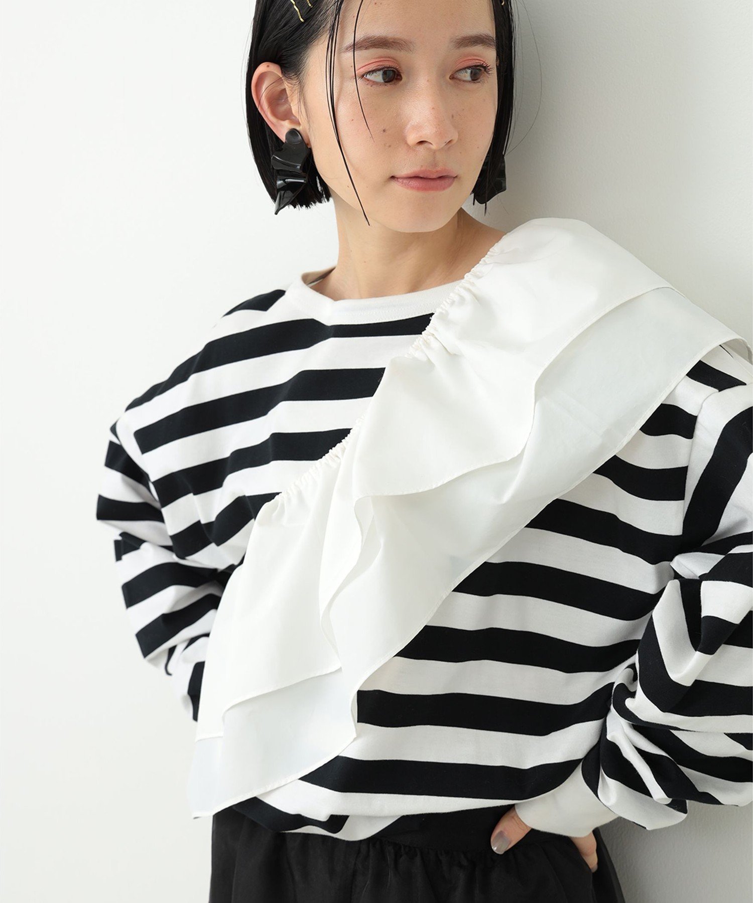 【SALE／60%OFF】CAROLINA GLASER 【1/25新規値下げ】CAROLINA GLASER / マルチWAY付けフリル カロリナ グレイサー スマホグッズ・オーディオ機器 その他のスマホグッズ・オーディオ機器 ホワイト ブラックのサムネイル