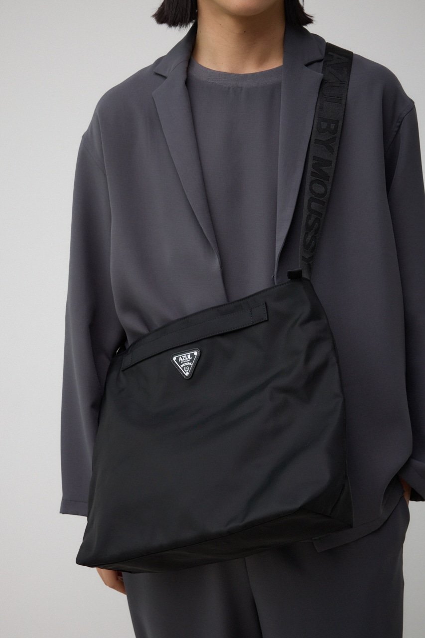 【SALE/30%OFF】AZUL BY MOUSSY ロゴプレート高密度ナイロンショルダーバッグ アズールバイマウジー バッグ その他のバッグ ブラック【送料無料】