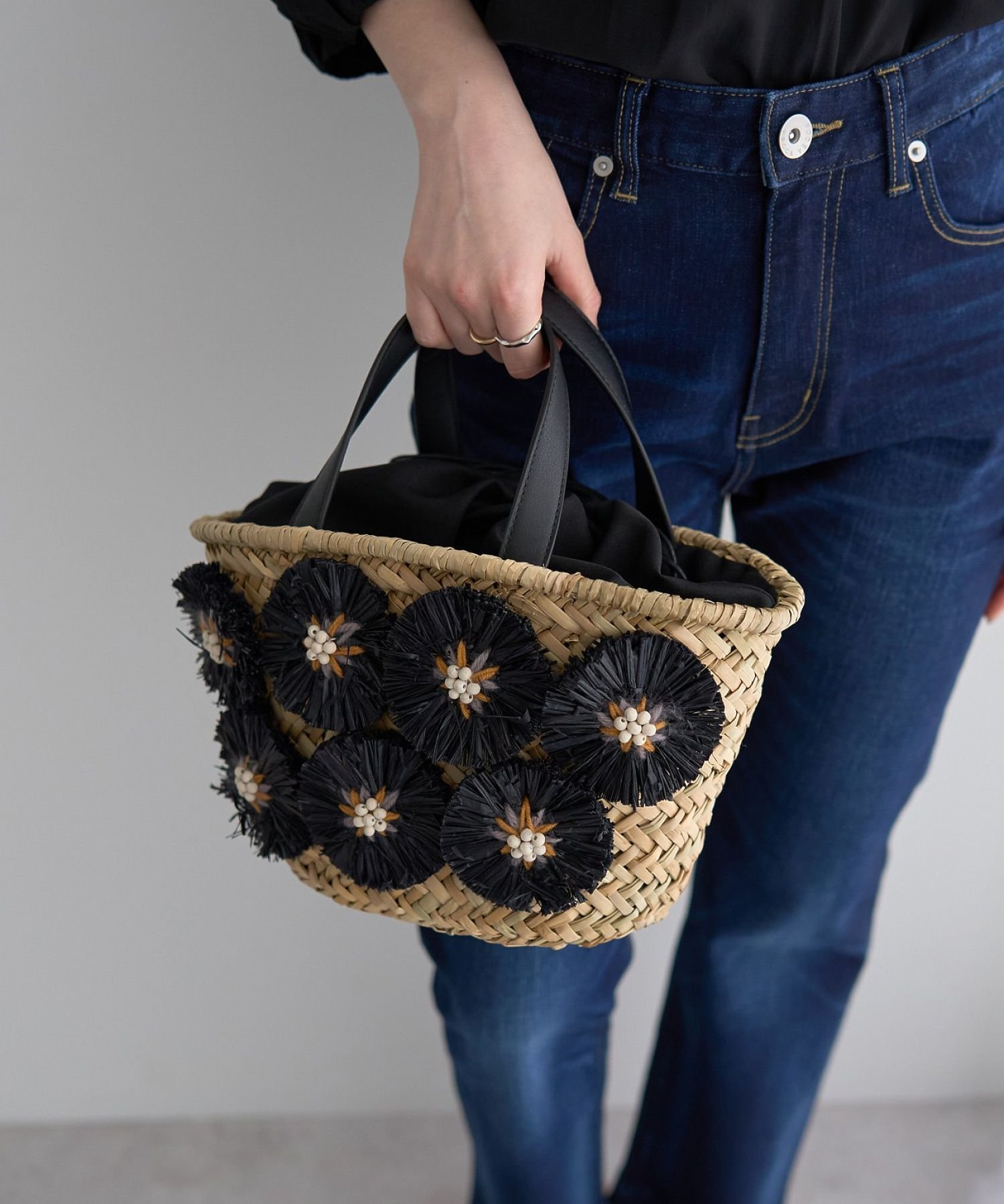 【SALE／50%OFF】YECCA VECCA 【cache cache】ラフィアフラワー付カゴバッグ イェッカヴェッカ バッグ ..