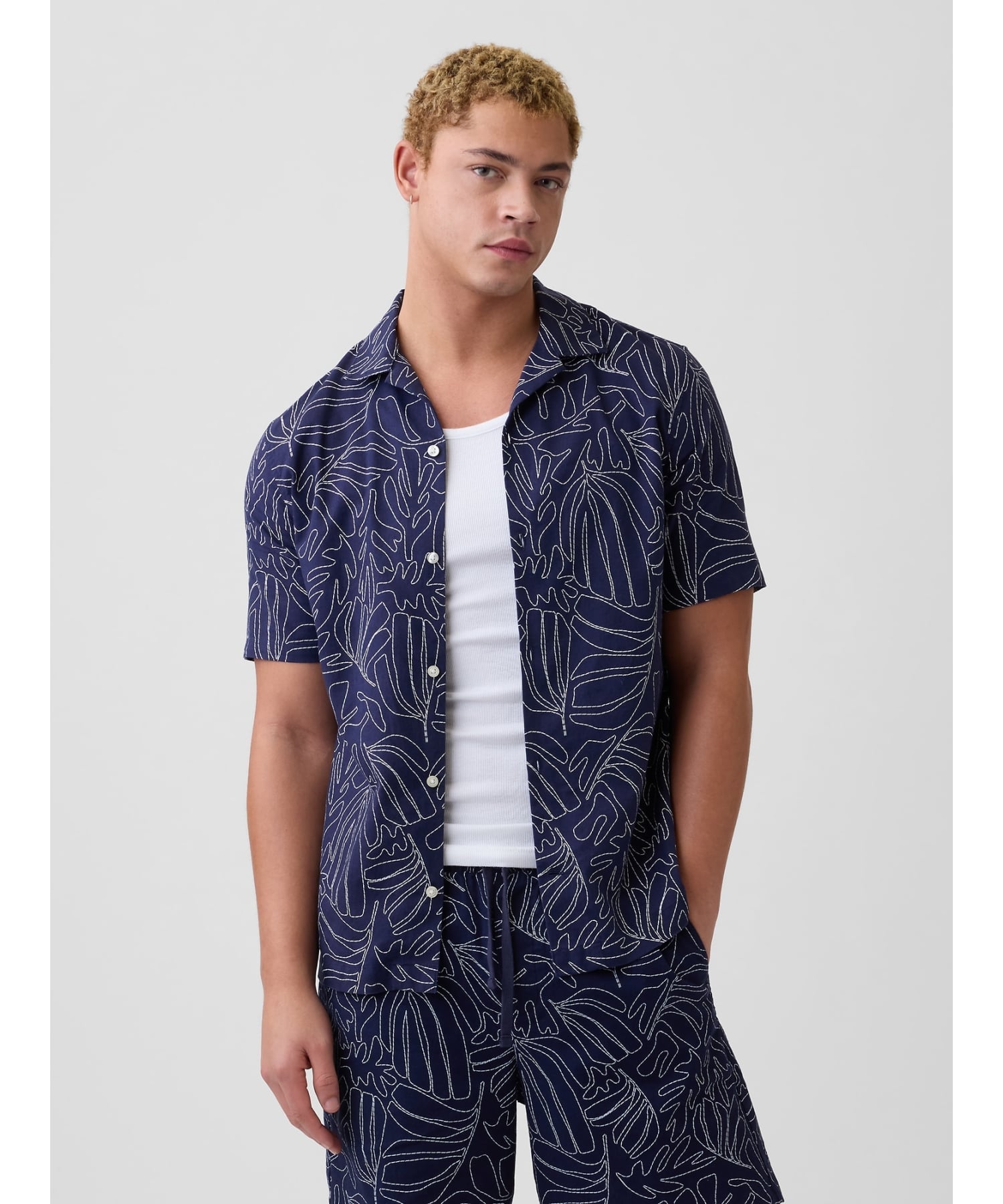 GAP (U)リネン混 バケーション スタンダードフィットシャツ ギャップ トップス シャツ・ブラウス ブラック ネイビー【送料無料】