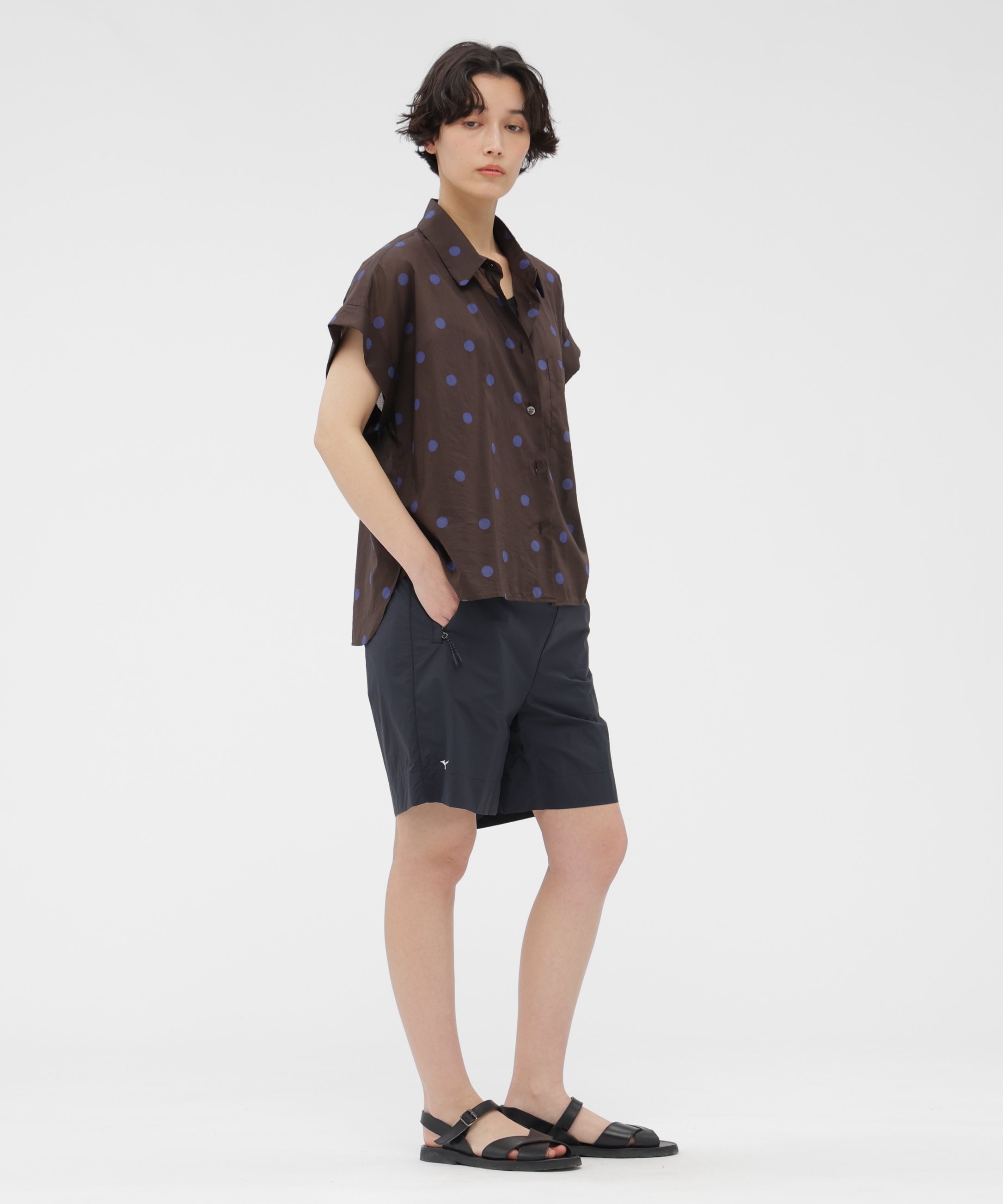 MARGARET HOWELL WATER REPELLENT LIGHTWEIGHT NYLON POPLIN TROUSERS マーガレット・ハウエル パンツ その他のパンツ グレー ブラック