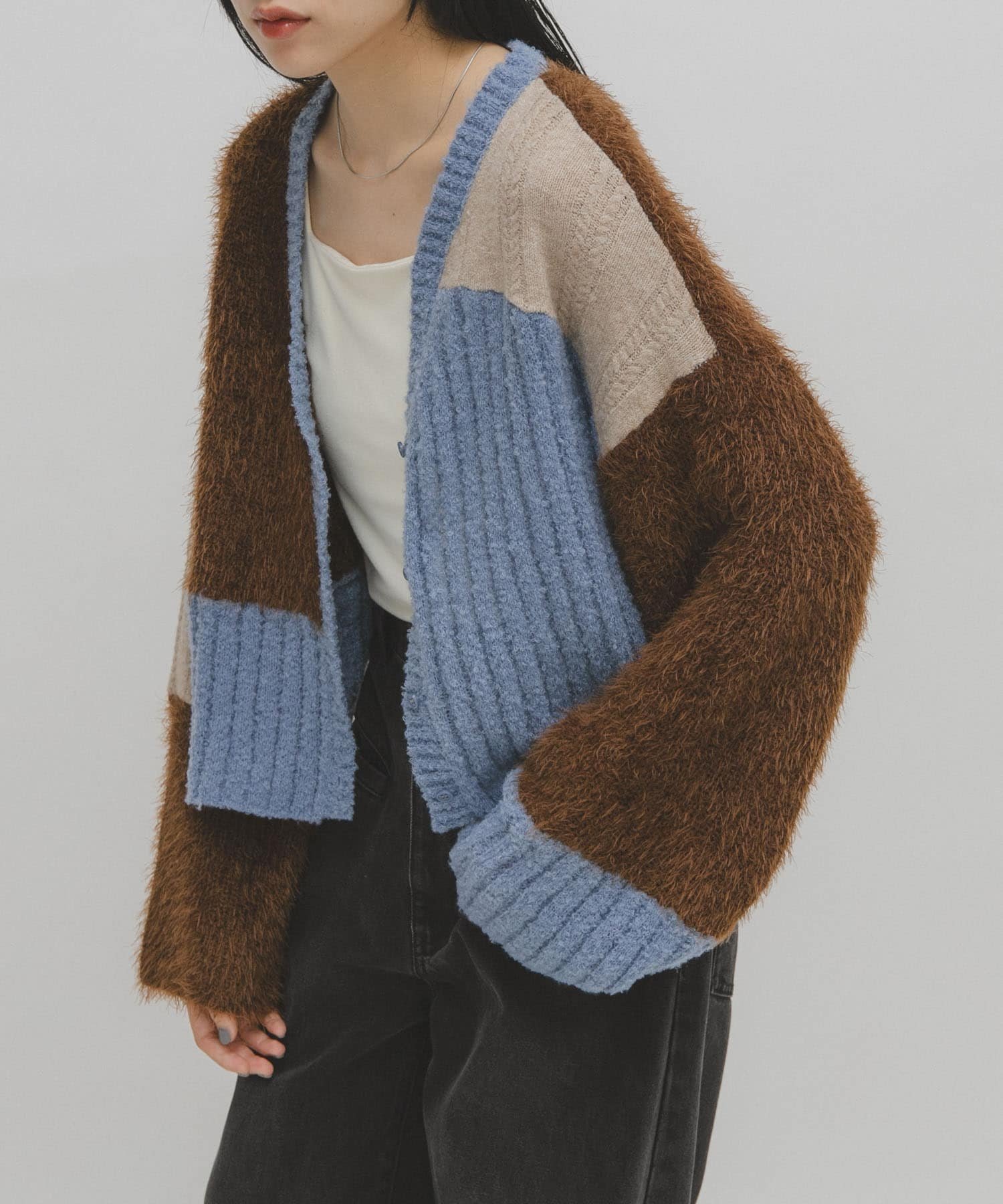 KBF パッチワークニットカーディガン ケービーエフ トップス カーディガン ブルー レッド ホワイト【送料無料】のサムネイル