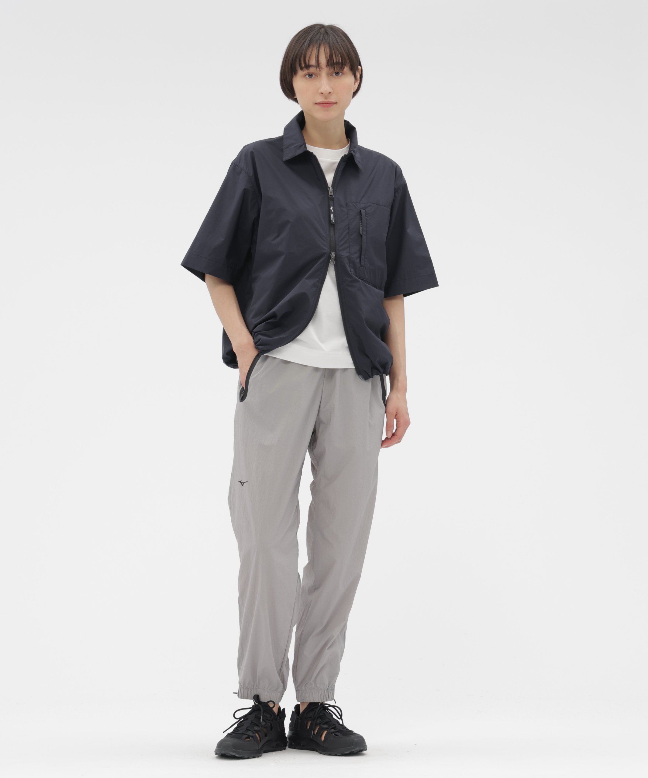 MARGARET HOWELL RECYCLED LIGHTWEIGHT NYLON POPLIN TROUSERS マーガレット・ハウエル パンツ その他のパンツ ブラック
