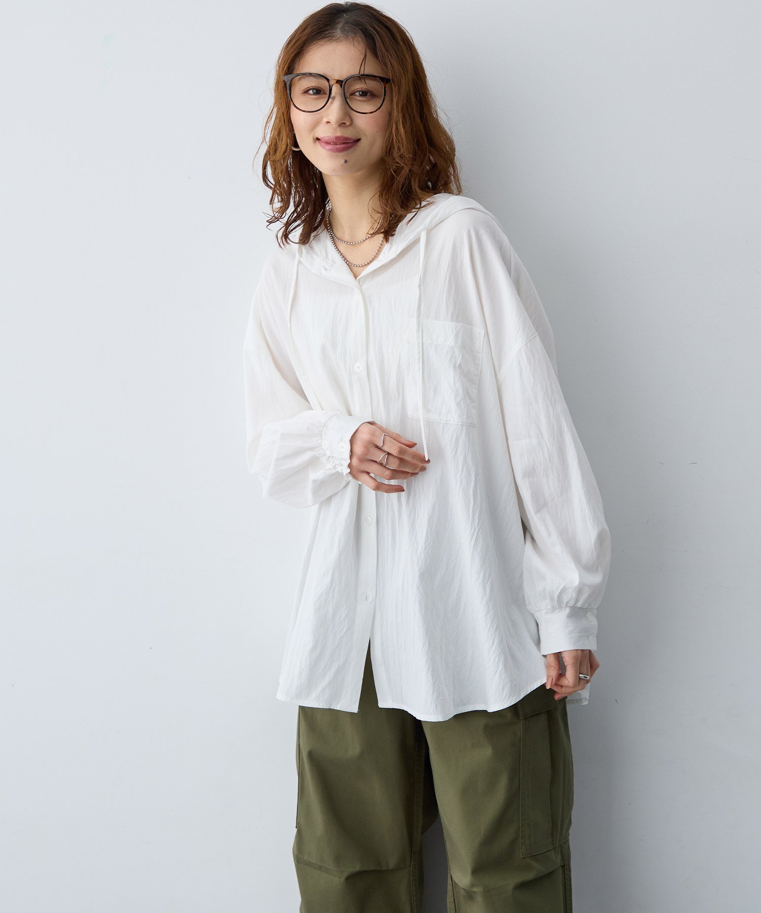cross marche 【anyfee/大きいサイズ】フード付きシャツ(2026SS) クロスマルシェ トップス シャツ・ブラウス ホワイト グレー【送料無料】