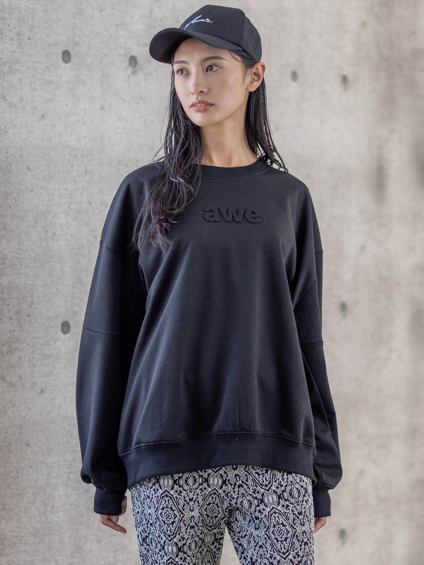 【SALE／45%OFF】clear オーバーサイズエンボスロゴスウェット クリア トップス スウェット・トレーナー ブラック グリーン ホワイトのサムネイル