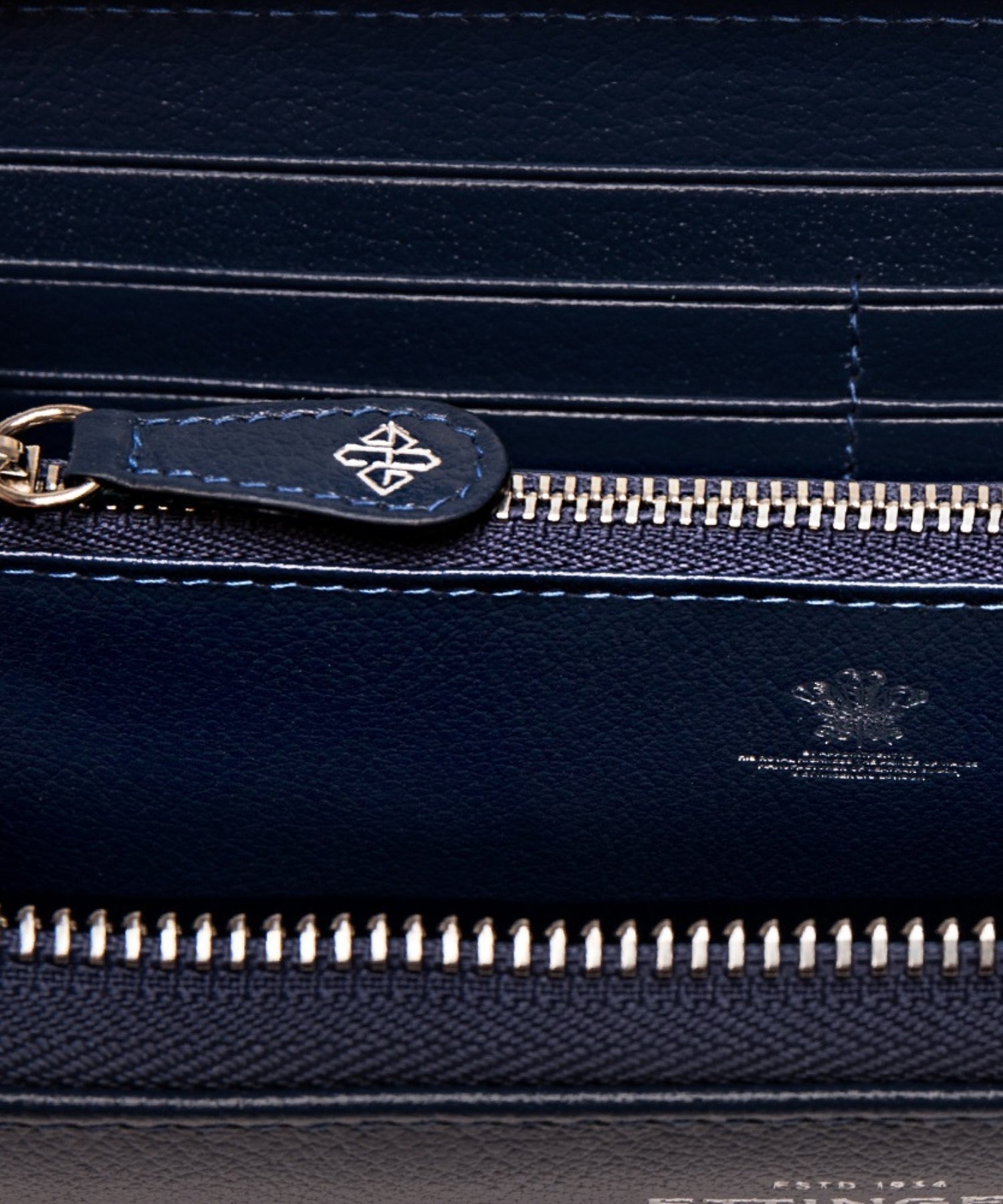ETTINGER 【公式】CP2051 ラウンドジップ長財布 エッティンガー 財布・ポーチ・ケース 財布 ブルー【送料無料】
