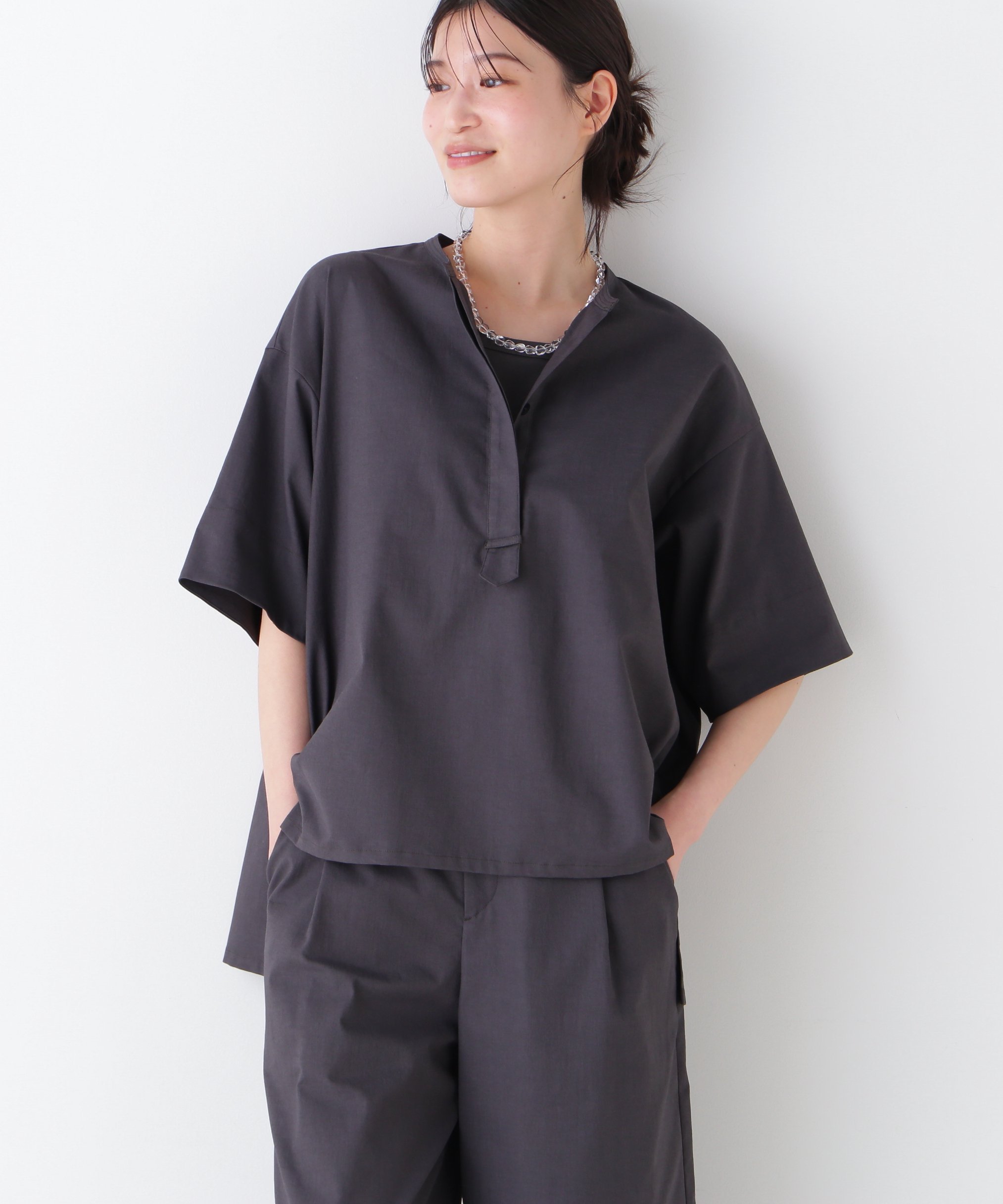 human woman ◆≪UVカット・接触冷感≫ クールマックス混オーバーブラウス ヒューマン ウーマン トップス シャツ・ブラウス ベージュ グリーン グレー