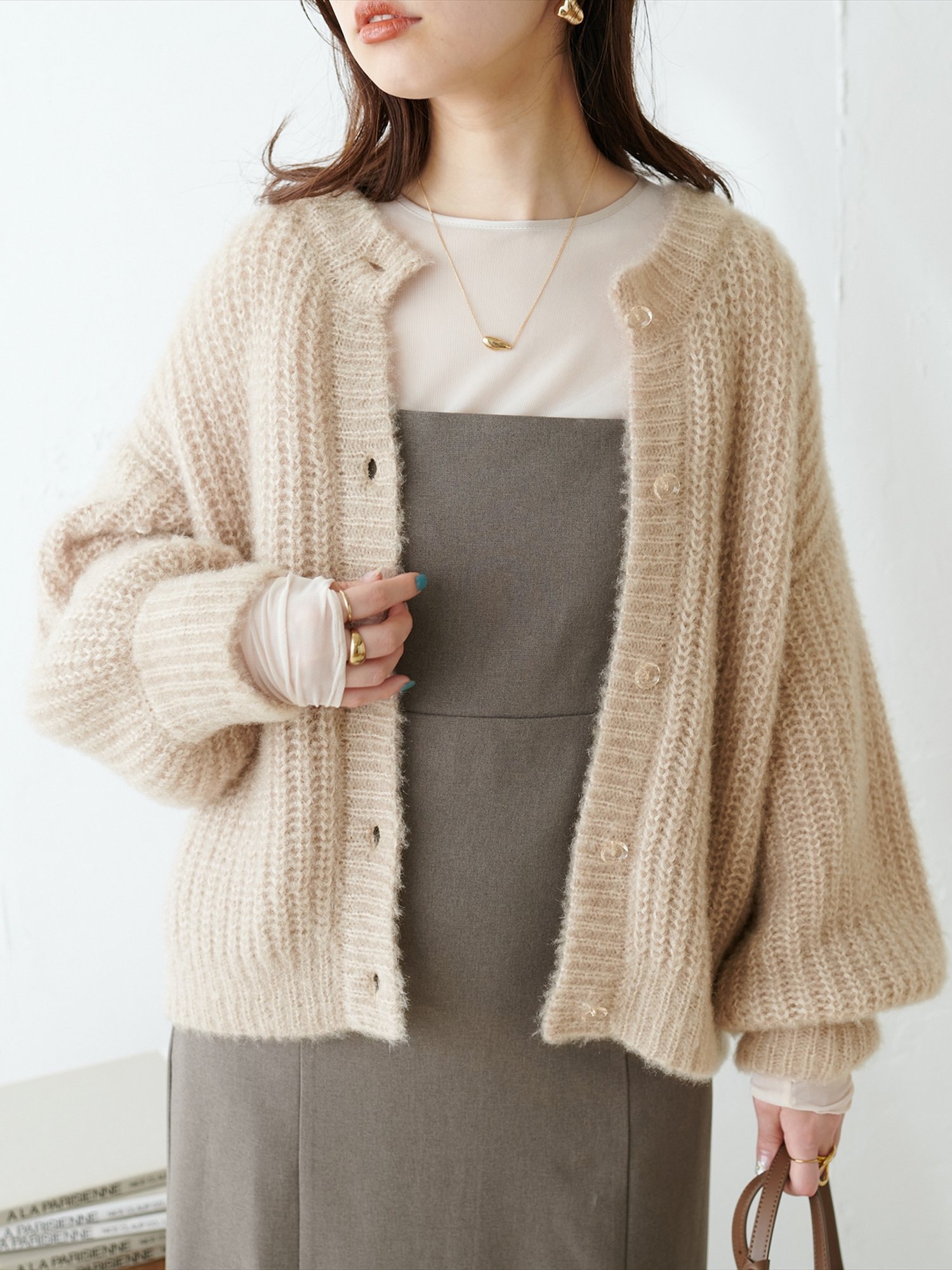 【SALE／70%OFF】natural couture 2022AWアイテム/クリアボタンふわモコカラーカーディガン ナチュラルクチュール トップス カーディガン ベージュ ホワイト ブラック グリーン オレンジ ピンクのサムネイル