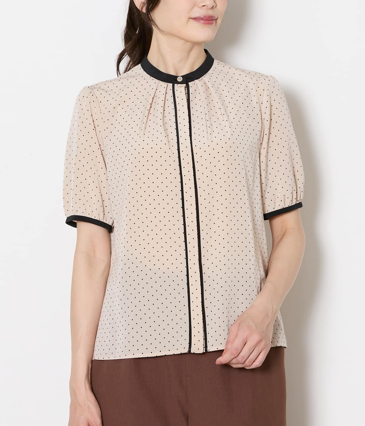 NEWYORKER WOMEN L-SIZE 【大きいサイズ】バンドカラードットプリントブラウス レディース イージーケア ニューヨーカー エルサイズ トップス シャツ・ブラウス ベージュ ネイビー