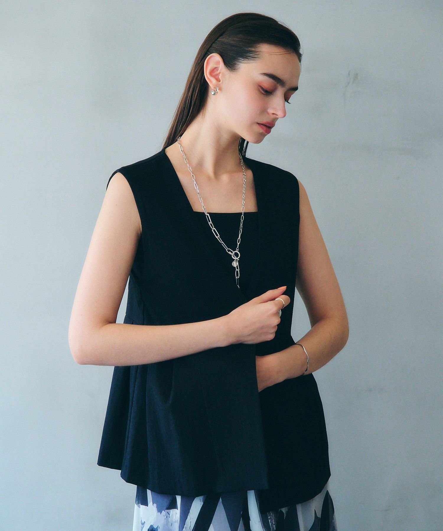 【SALE／20%OFF】YECCA VECCA ドライタッチペプラムジレ イェッカヴェッカ トップス ベスト・ジレ ブラック ブラウン【送料無料】