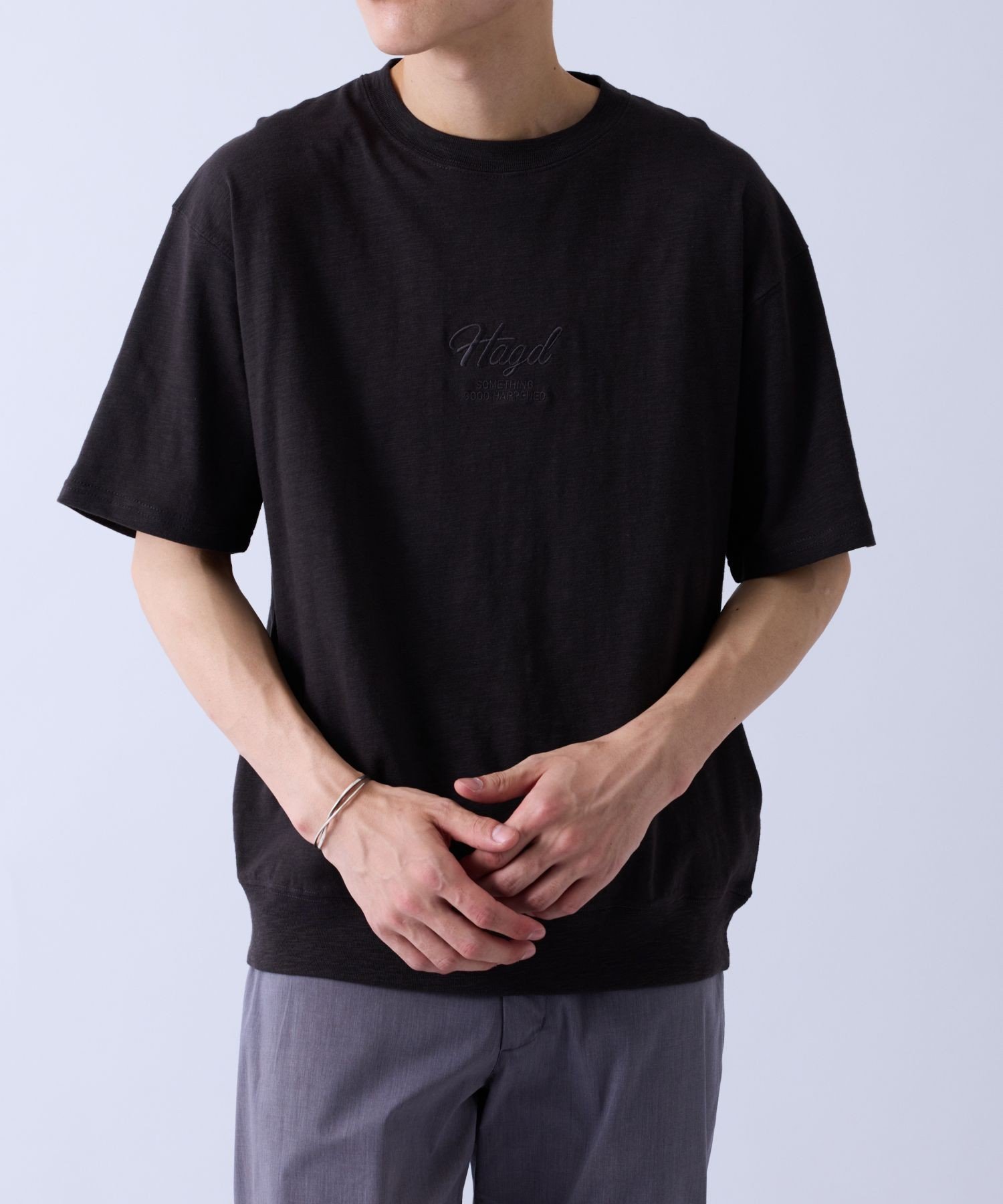 j.n.r.d スラブ天竺タイポグラフィスウェットTシャツ ジュン スタンダード ピックス トップス カットソー・Tシャツ ベージュ グレー ブラウン