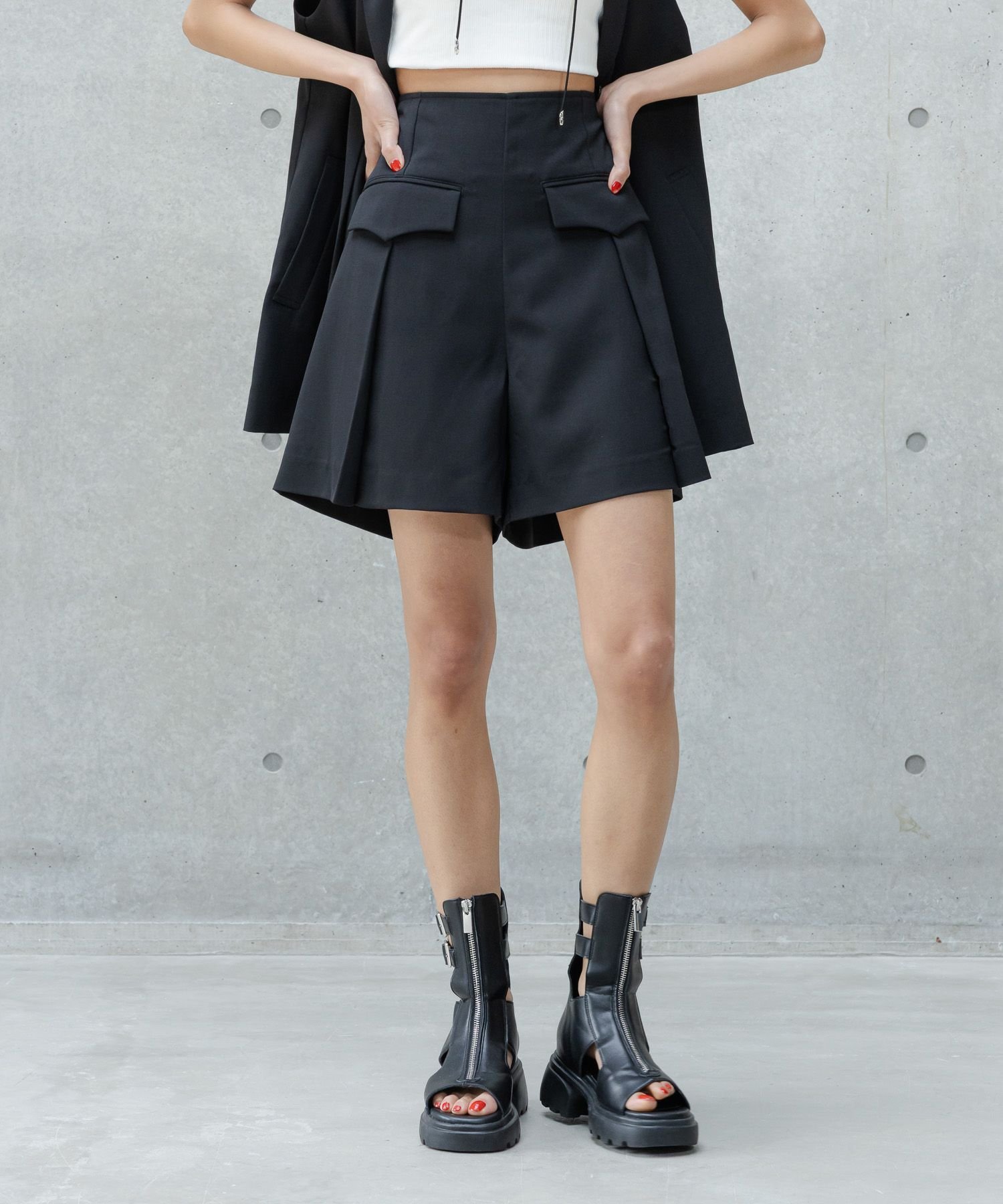 【SALE/42%OFF】PAGEBOY 【一部WEB限定カラー・セットアップ対応】フラッププリーツショートパンツ ページボーイ パンツ その他のパンツ ベージュ ブラック グレー【送料無料】
