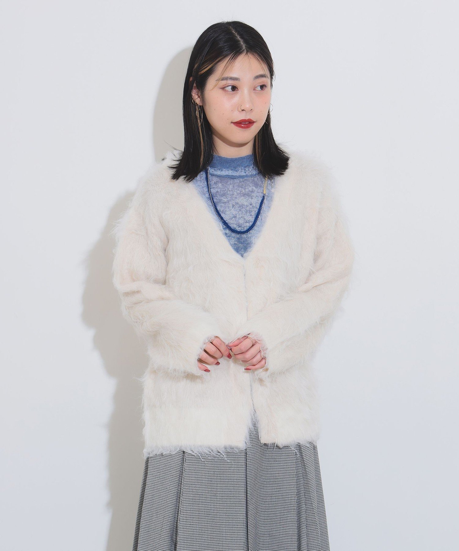 【SALE／60%OFF】Ray BEAMS Ray BEAMS / ヘアリー シャギー Vネック カーディガン ビームス アウトレット トップス カーディガン ホワイト ブルー【送料無料】のサムネイル
