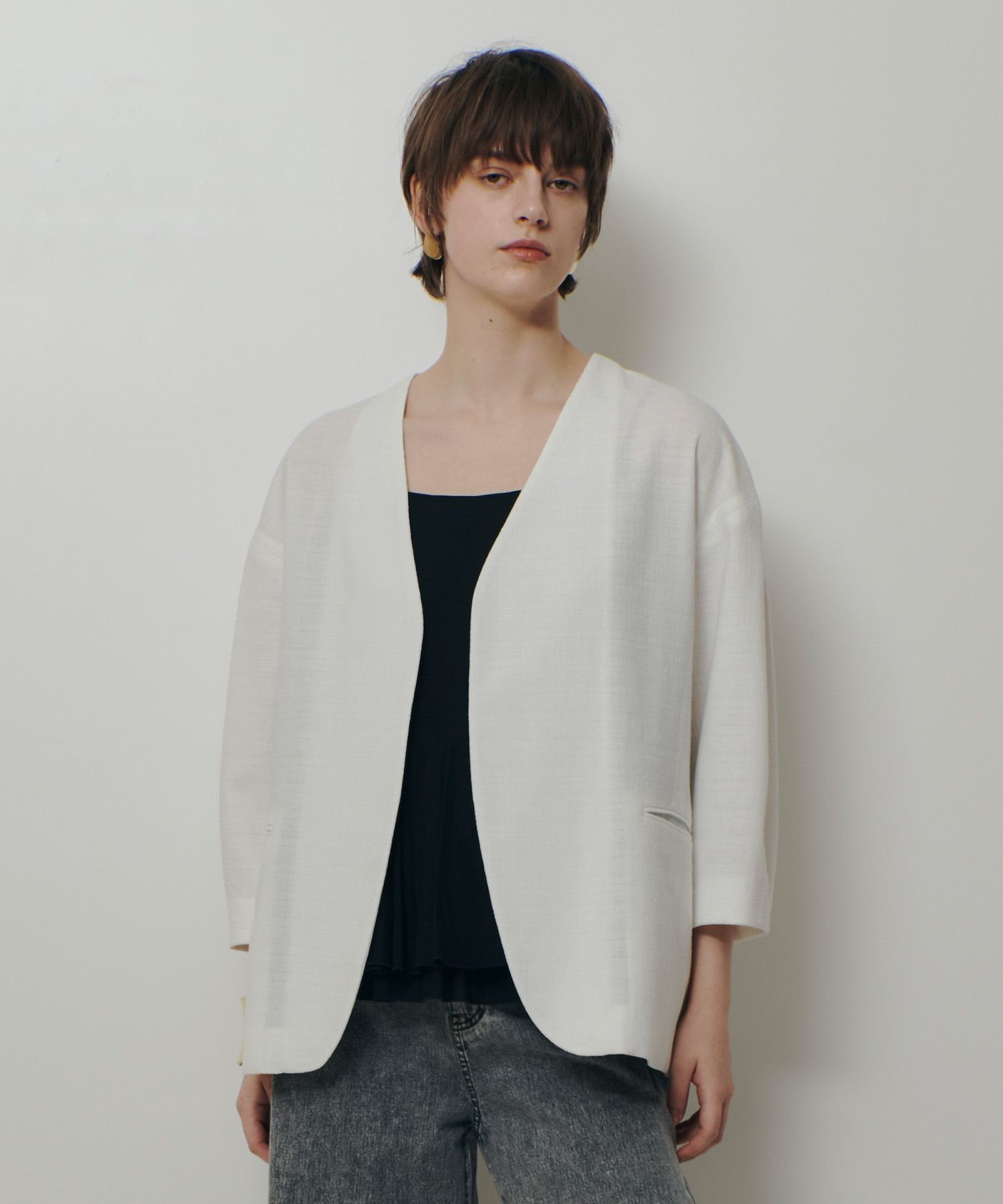 【ATELIER Line】ハーフスリーブカラーレスジャケット アルアバイル ジャケット・アウター ノーカラージャケット ブラック ホワイト