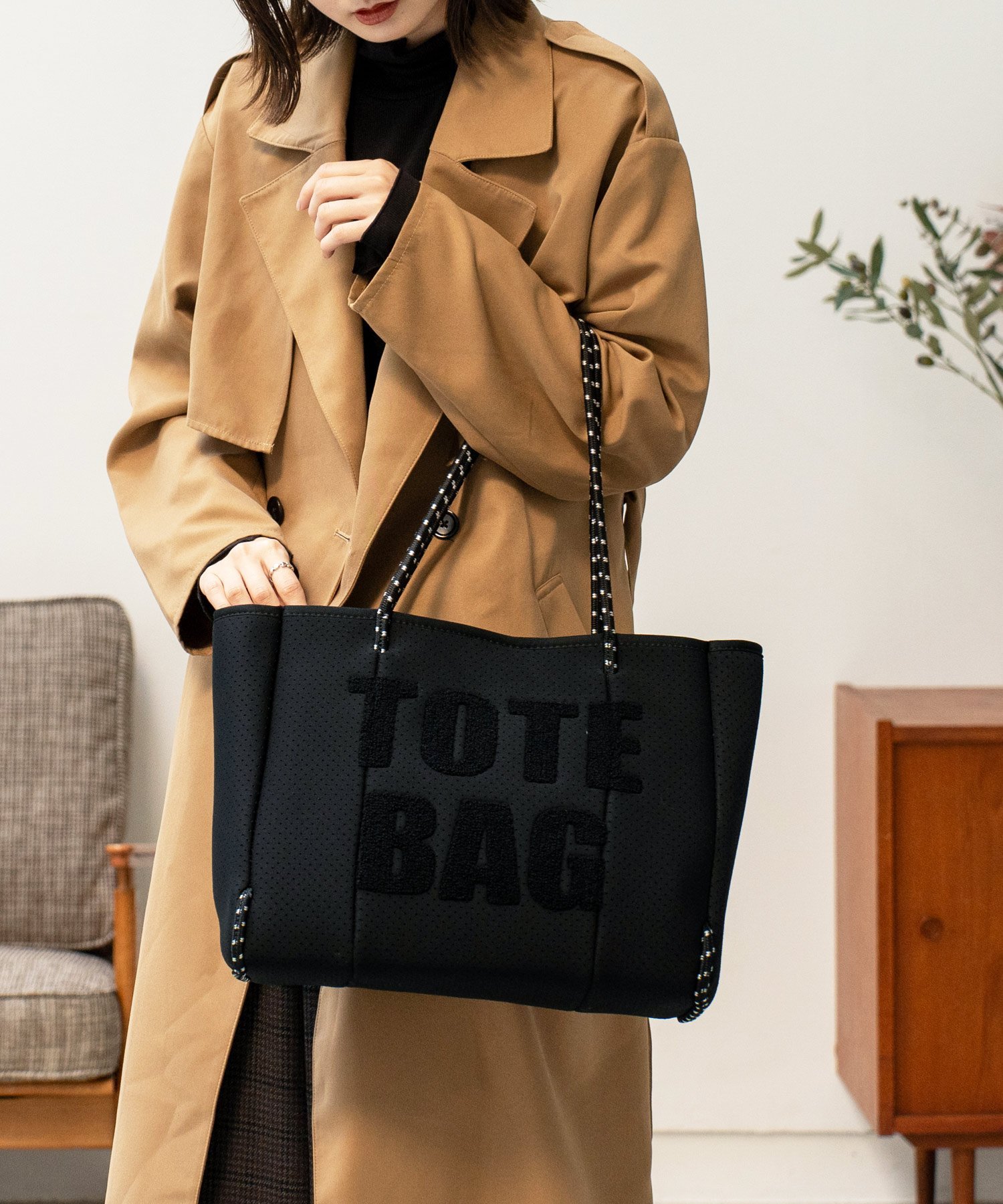 【SALE／41%OFF】aroco ネオプレーンロゴビッグトートバッグ ヴィータフェリーチェ バッグ トートバッグ グレー ブラック ホワイト ブラウン【送料無料】