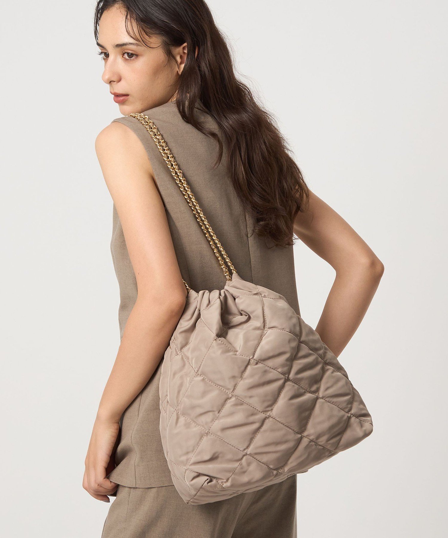 UNITED ARROWS green label relaxing キルトチェーン ショルダーバッグ ユナイテッドアローズ グリーンレーベルリラクシング バッグ ショルダーバッグ ベージュ グリーン ブラック【送料無料】のサムネイル