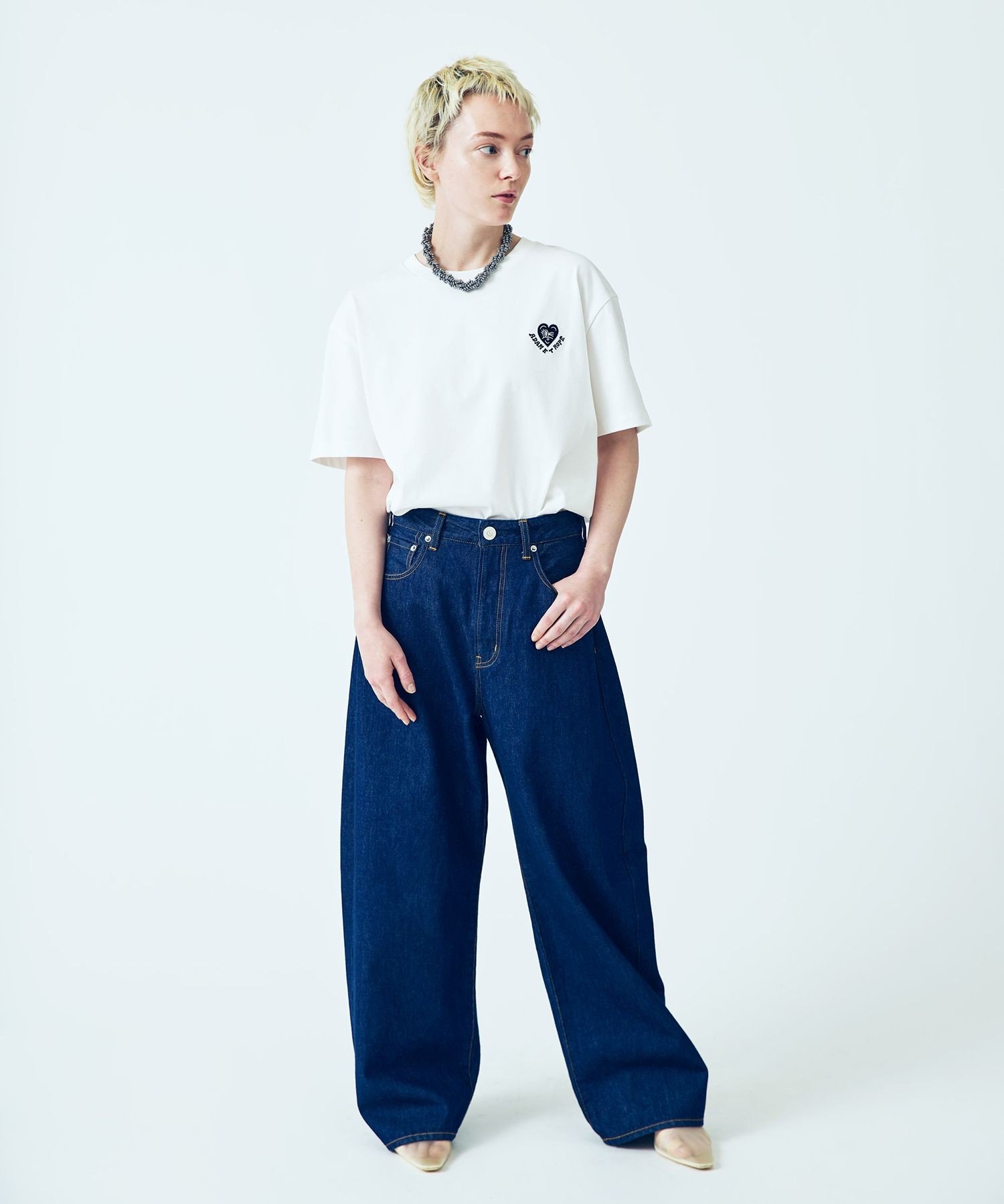 ADAM ET ROPE' FEMME 【Chocomoo*ADAM ET ROPE'】刺しゅうTEE アダムエロペ トップス カットソー・Tシャツ ホワイト【送料無料】